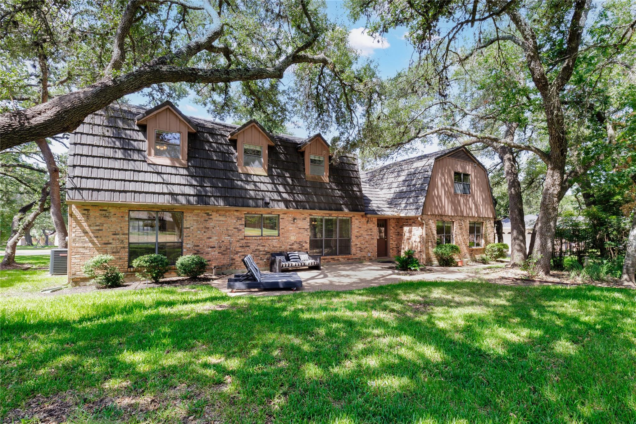 9006 BALCONES CLUB DR