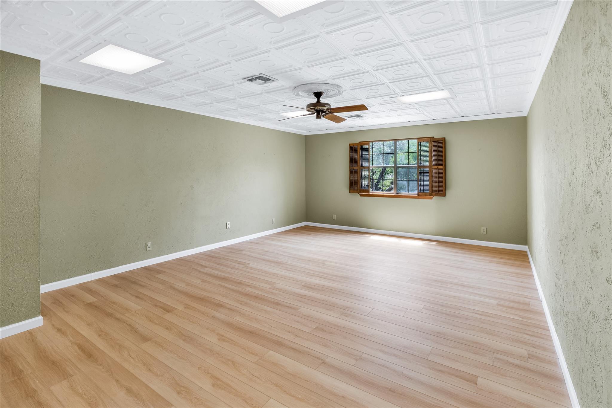 9006 BALCONES CLUB DR