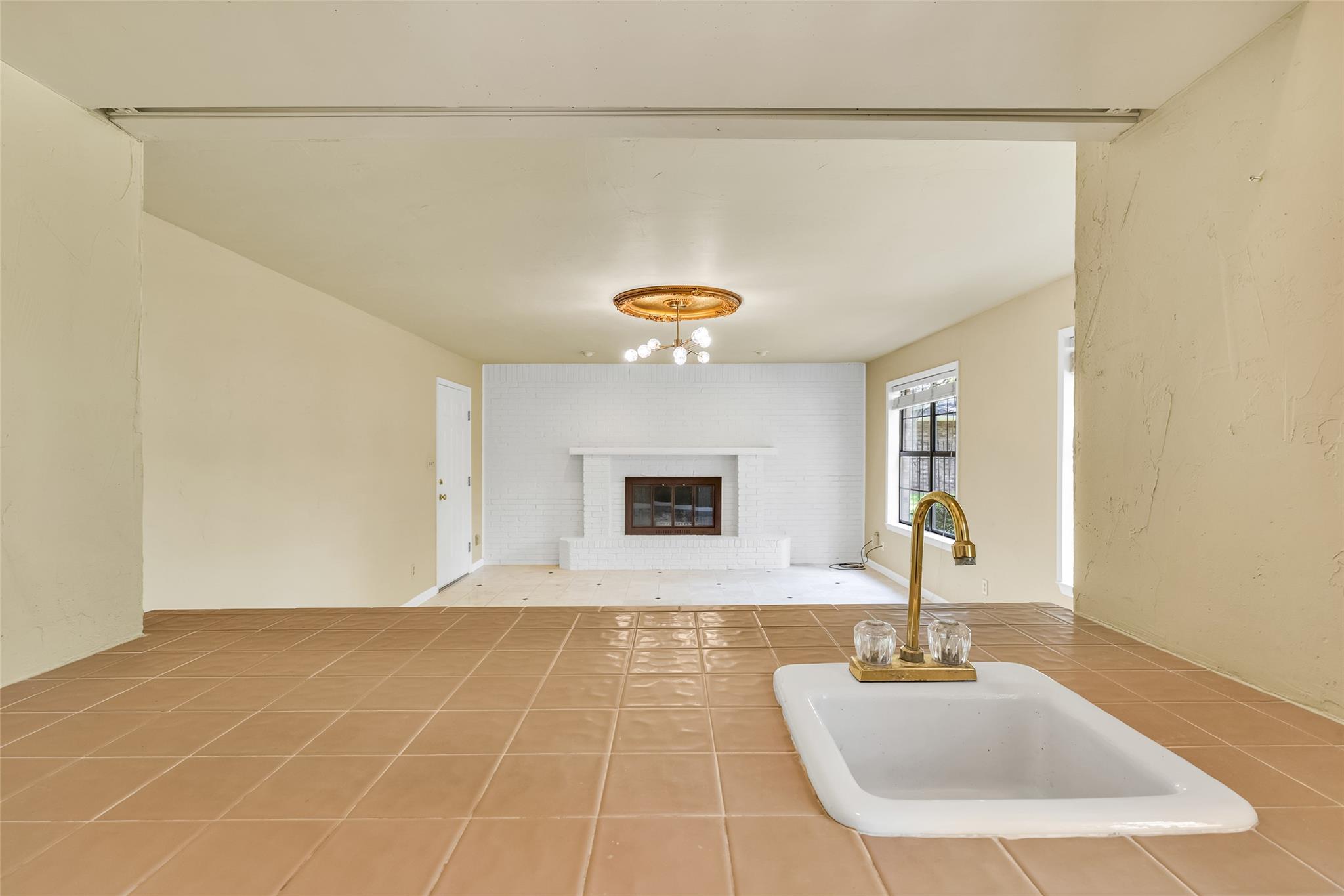 9006 BALCONES CLUB DR