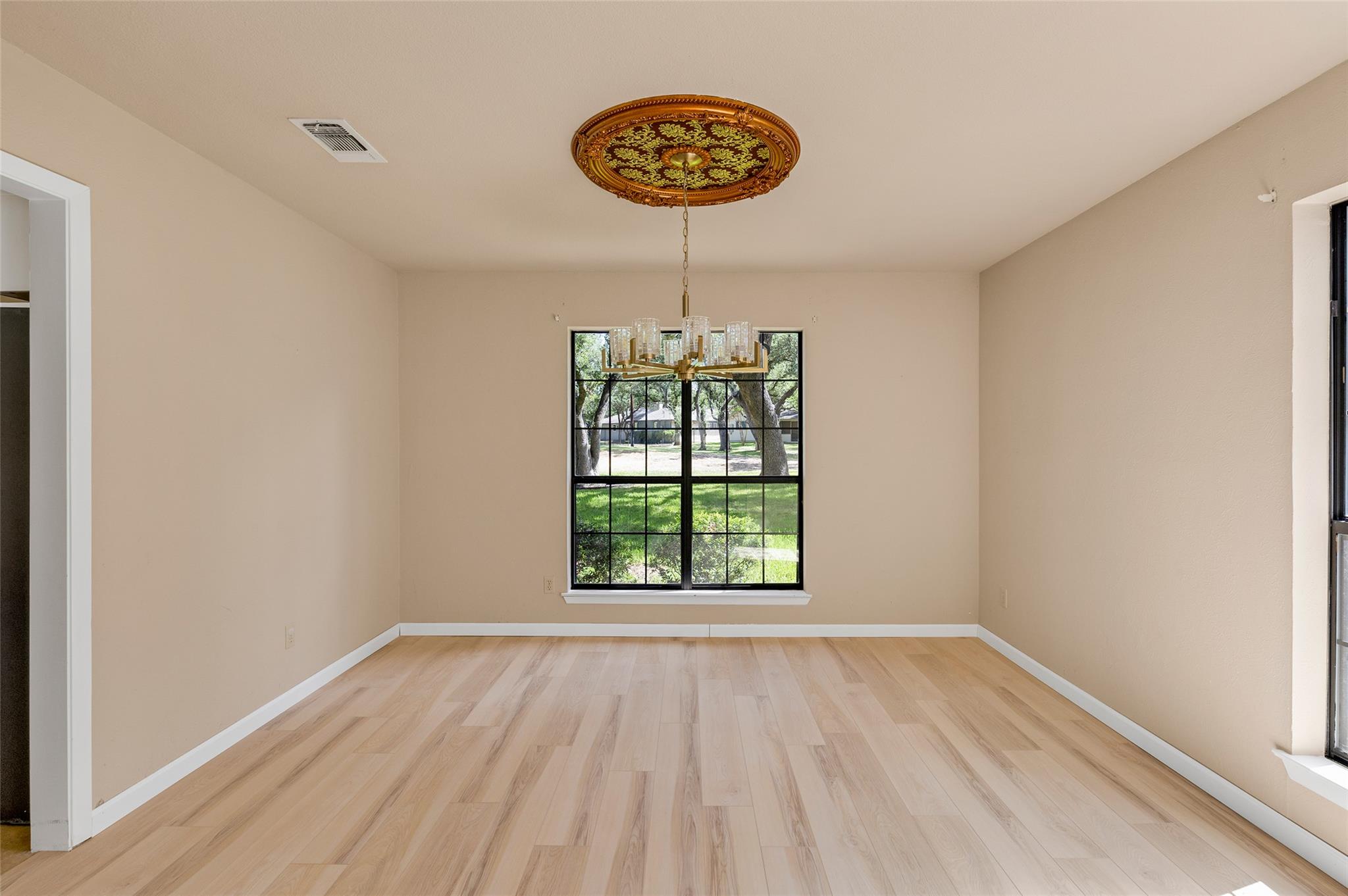 9006 BALCONES CLUB DR