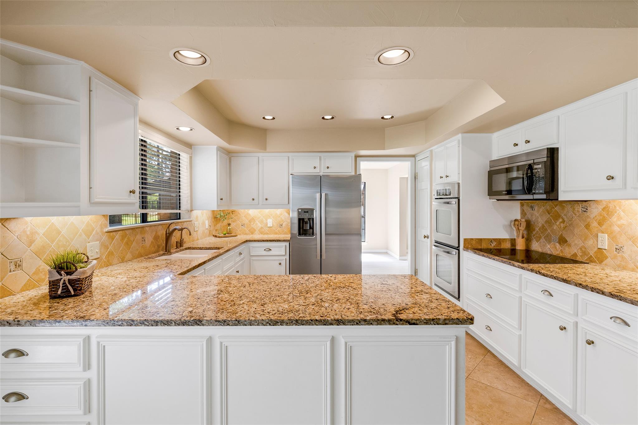 9006 BALCONES CLUB DR