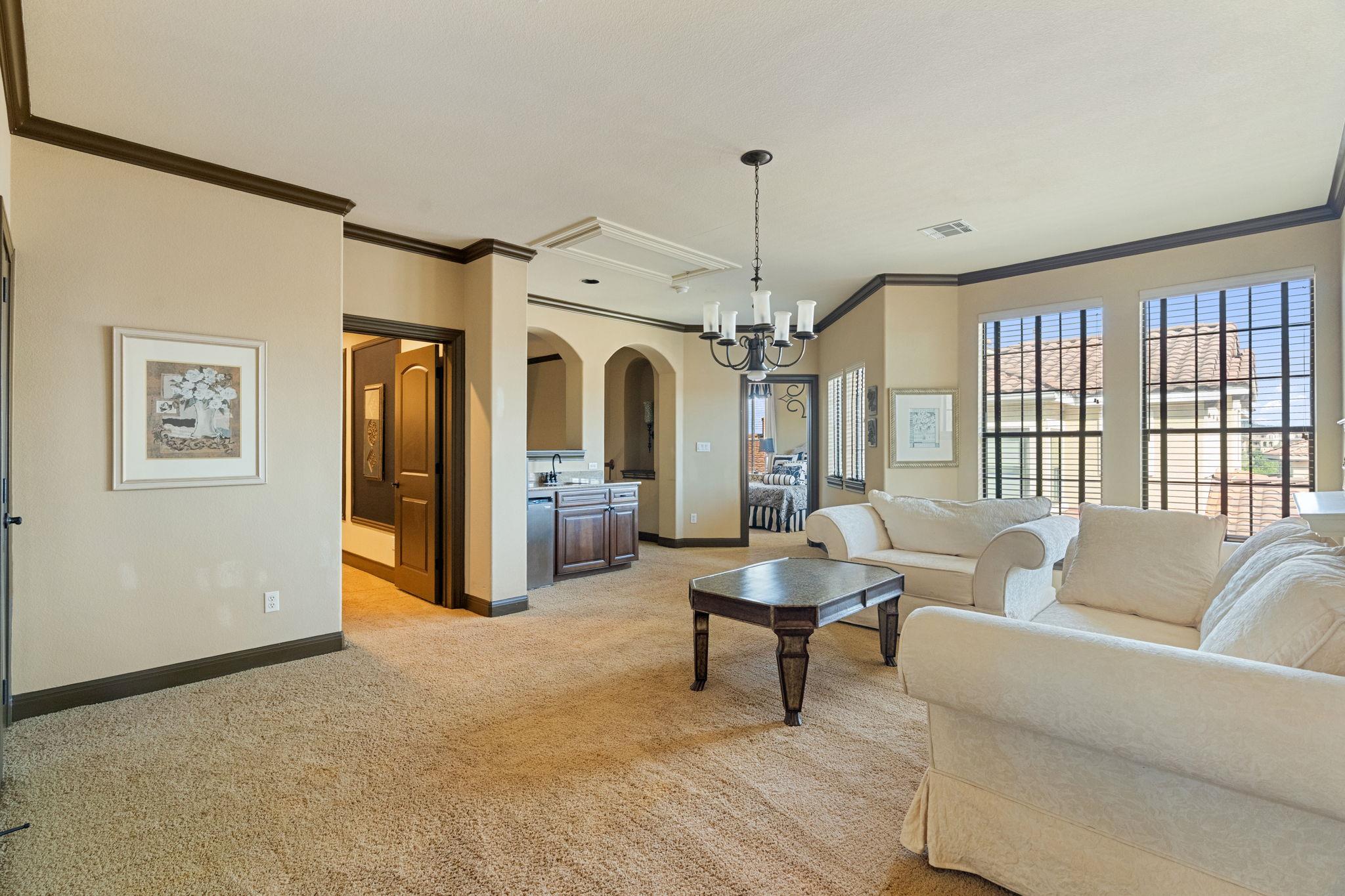 104 DESERT FOREST CT