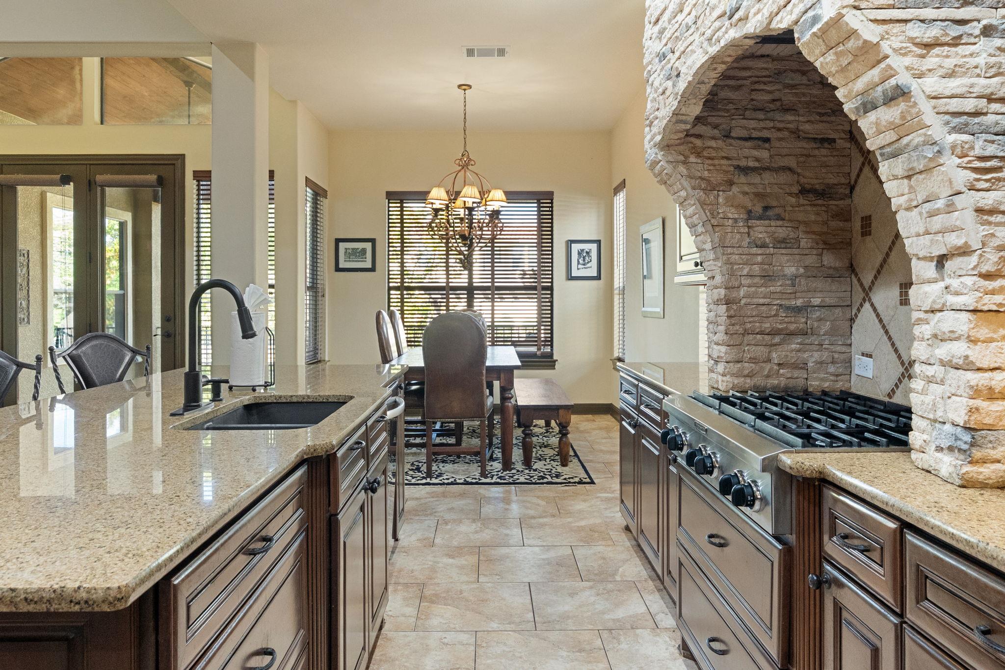104 DESERT FOREST CT
