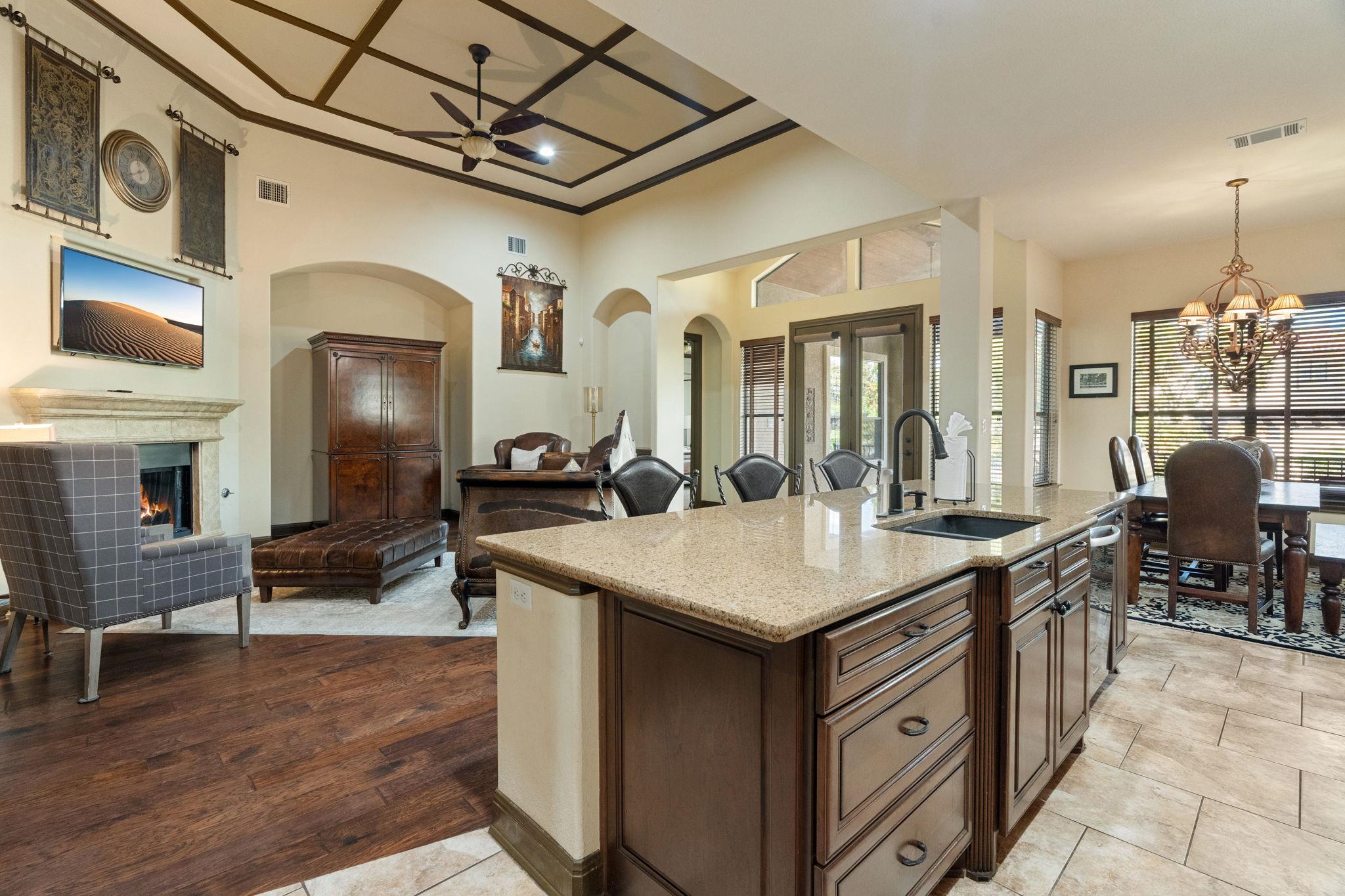 104 DESERT FOREST CT