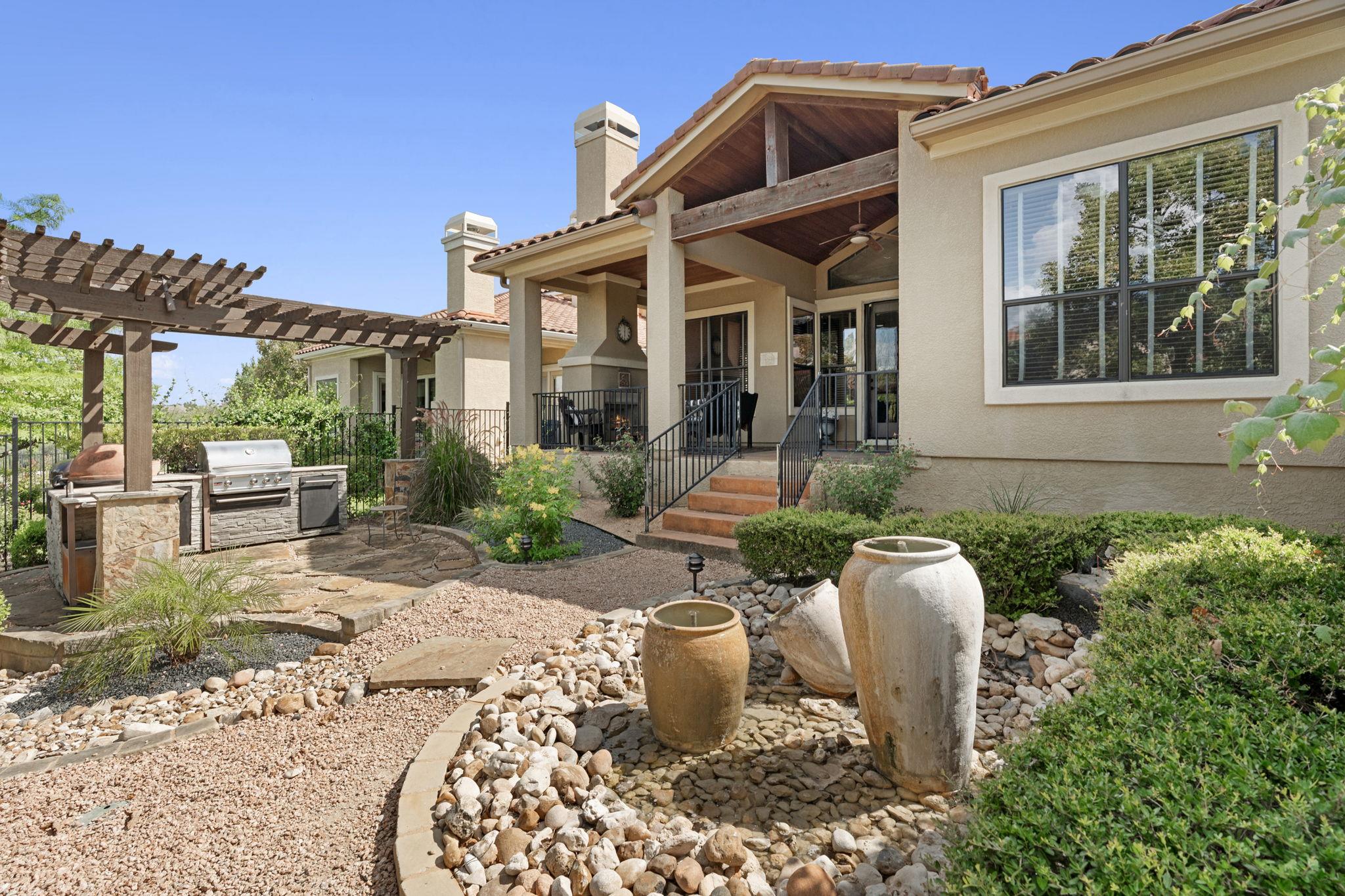 104 DESERT FOREST CT
