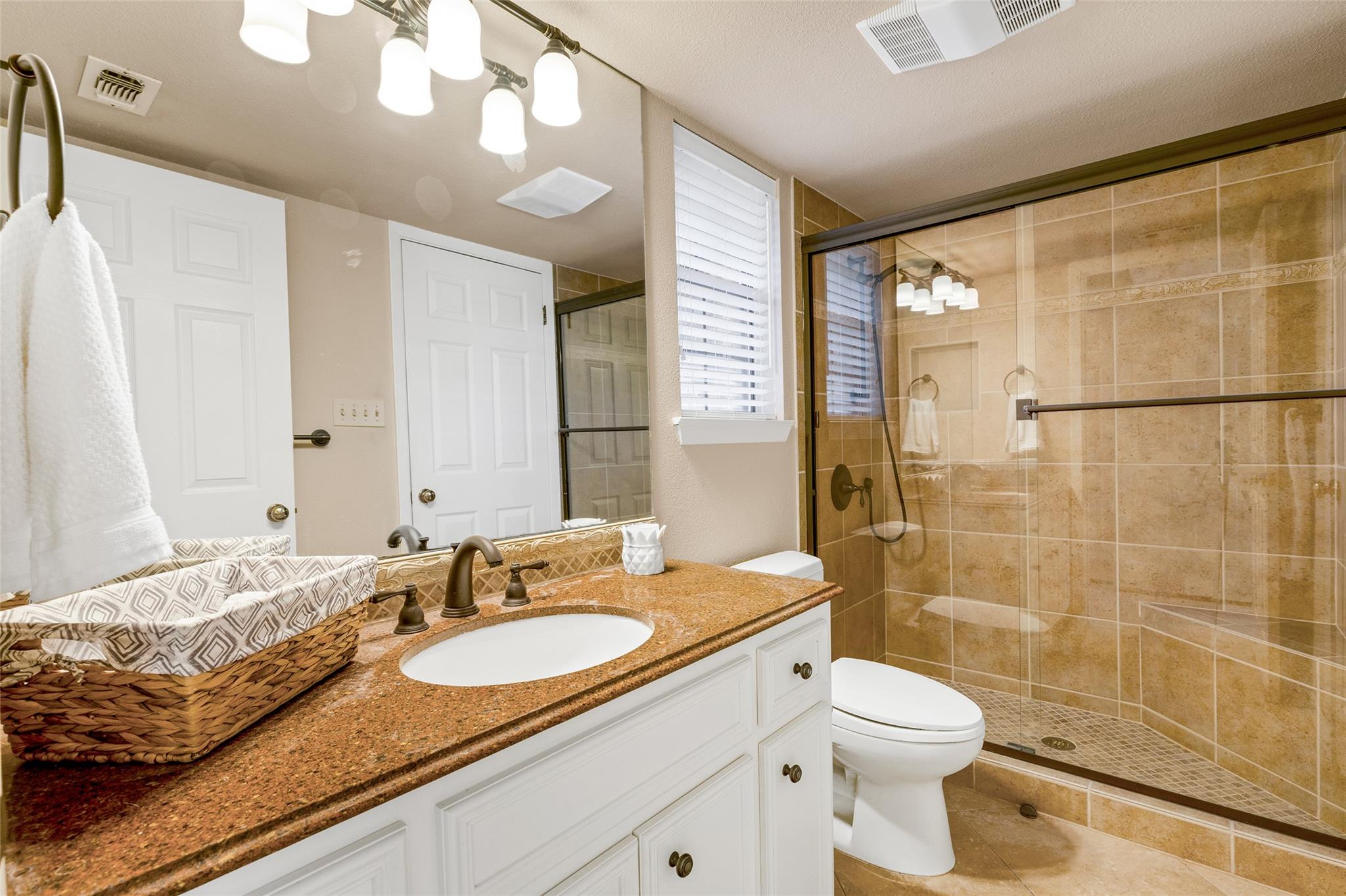 9006 BALCONES CLUB DR