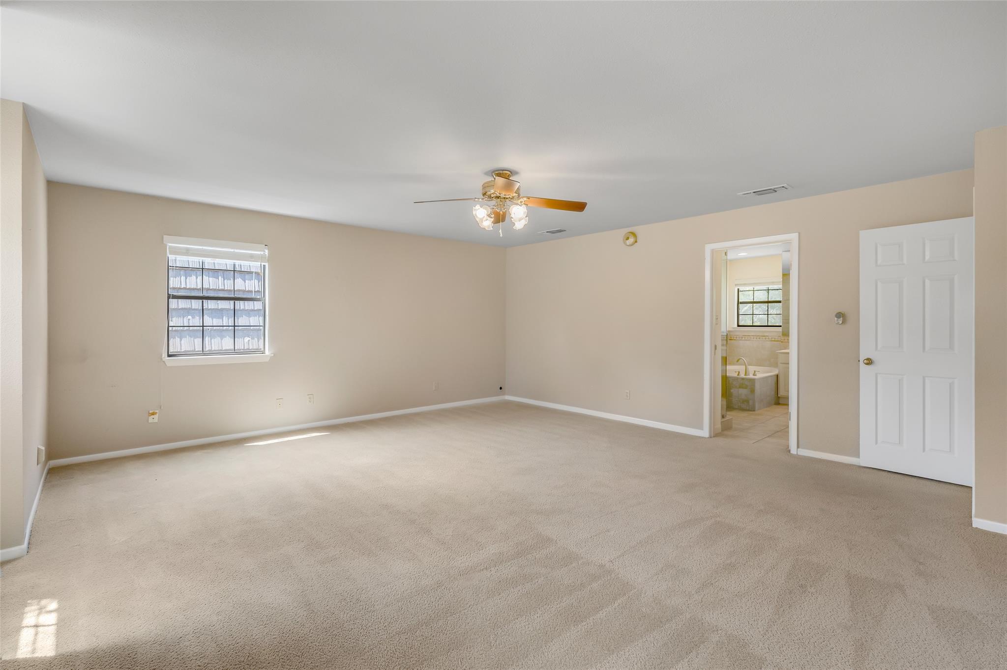 9006 BALCONES CLUB DR
