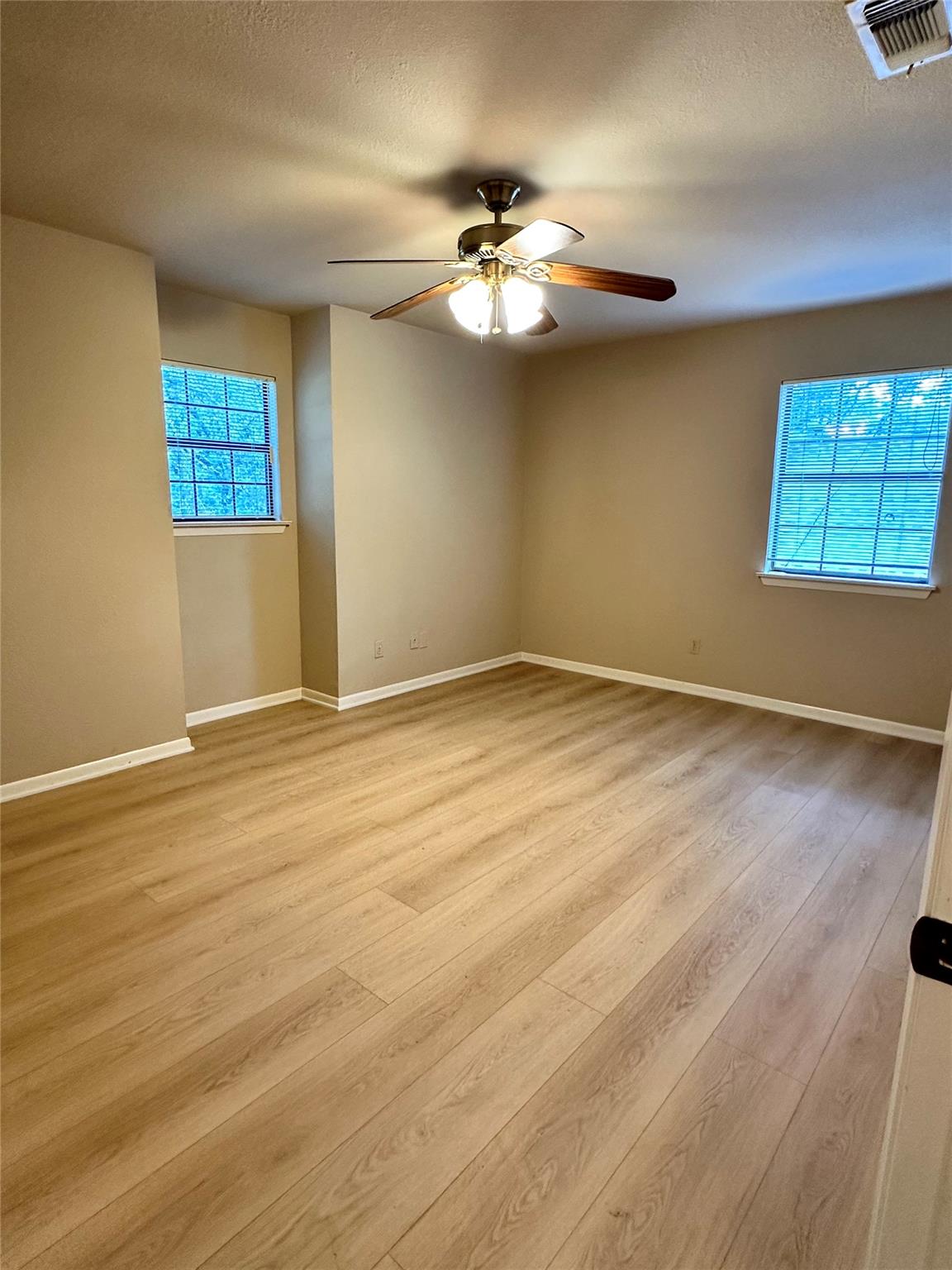 9006 BALCONES CLUB DR