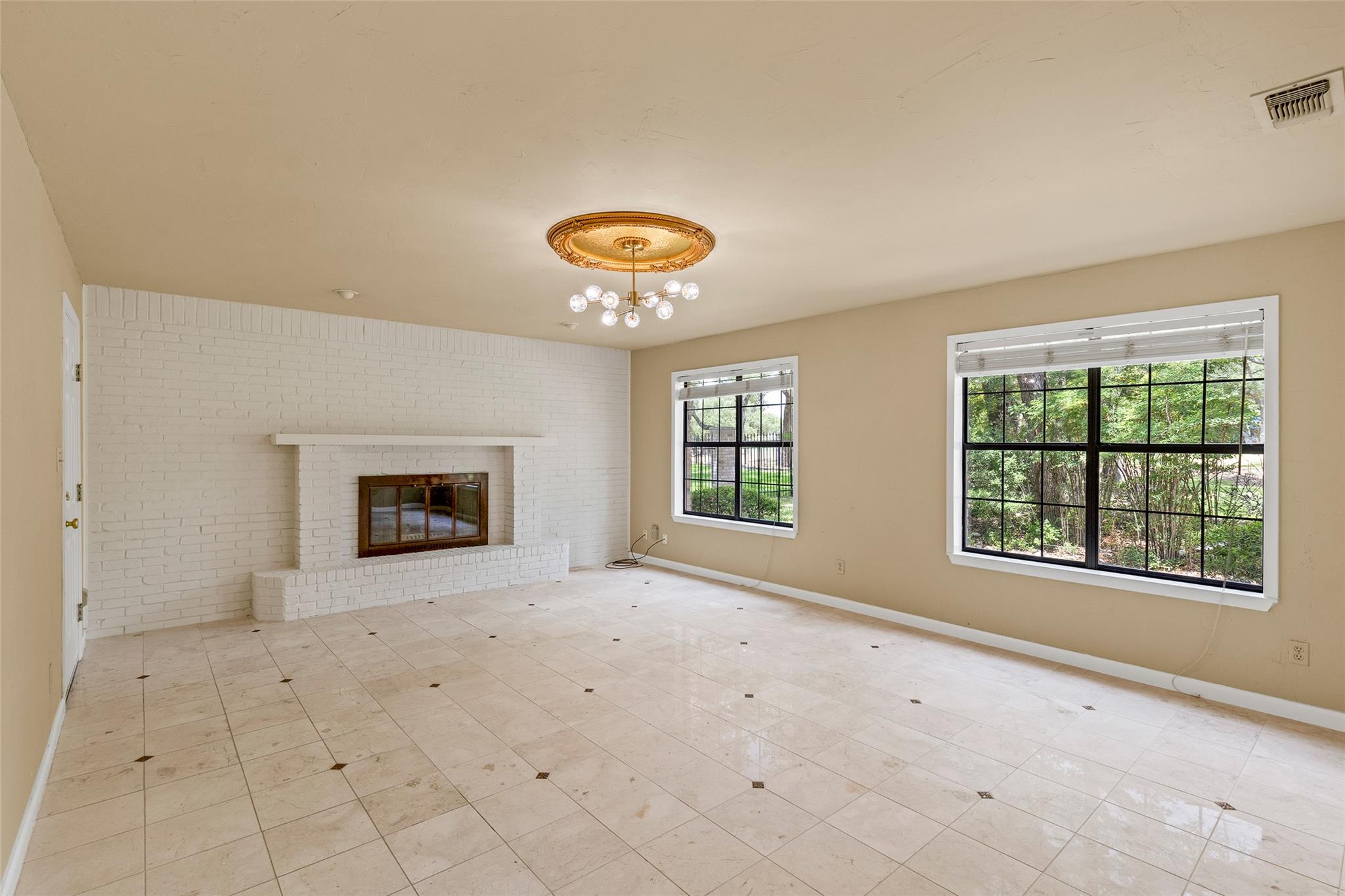 9006 BALCONES CLUB DR