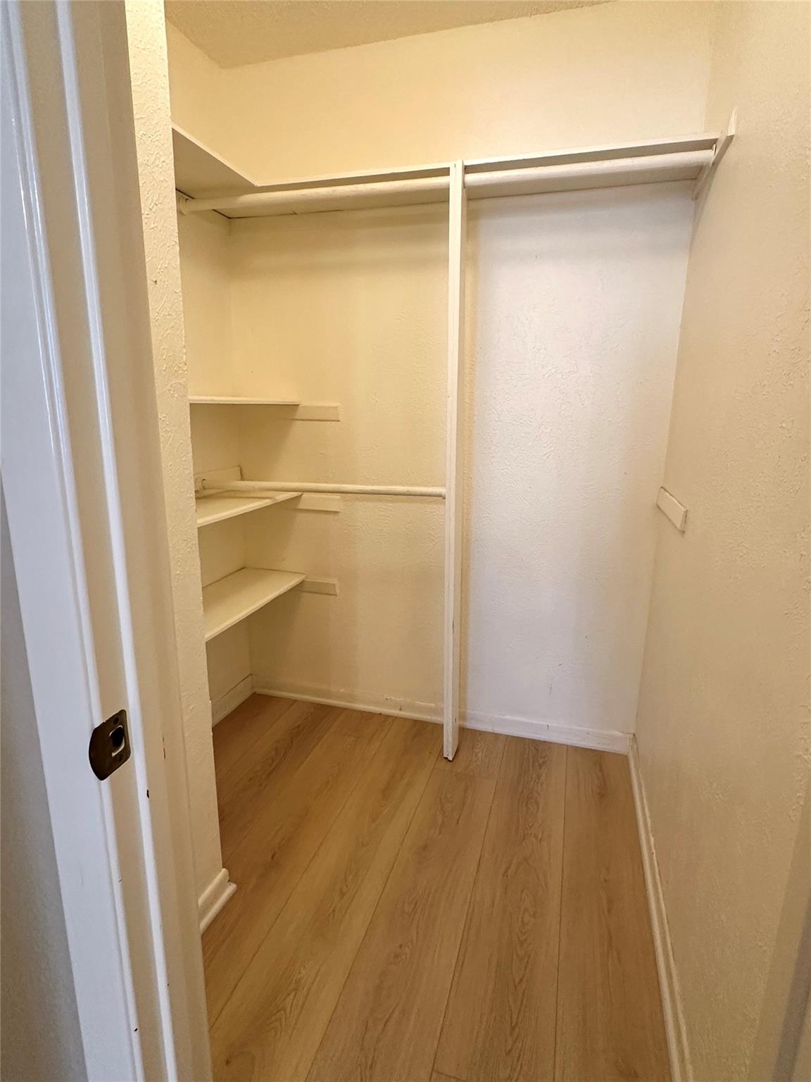 9006 BALCONES CLUB DR