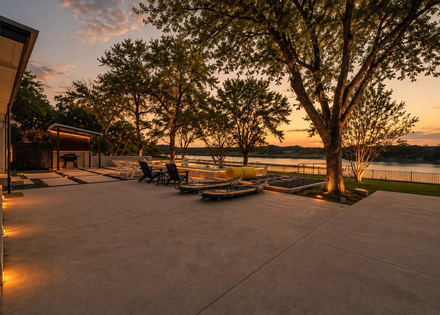 3424 River Oaks DR