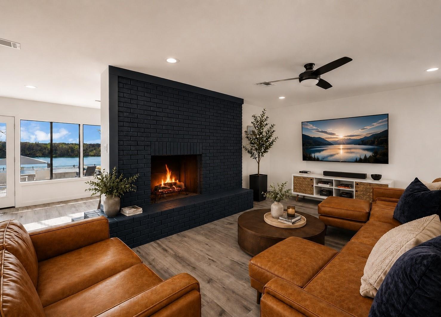 3424 River Oaks DR