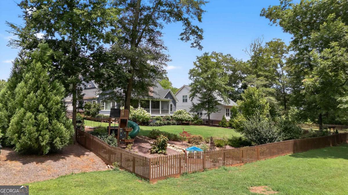 548 Village Road