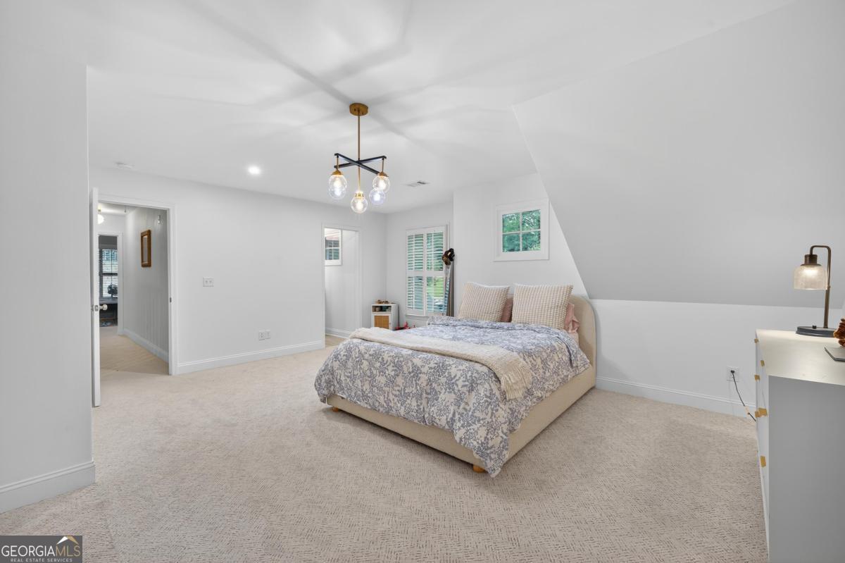 548 Village Road