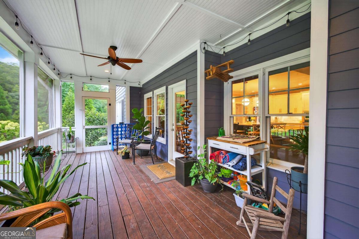 548 Village Road