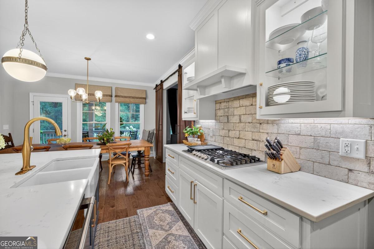 548 Village Road