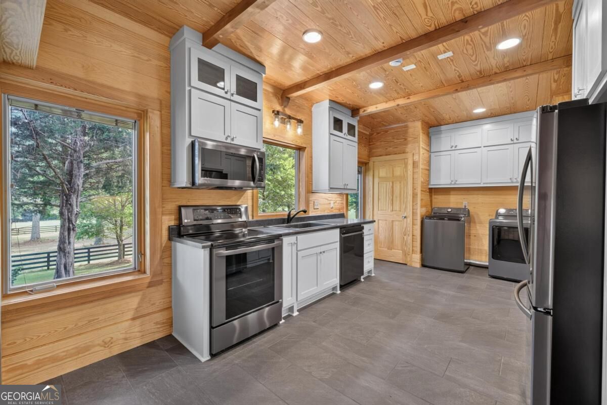 5231 Sandy Creek Road