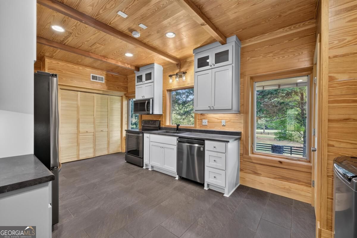 5231 Sandy Creek Road