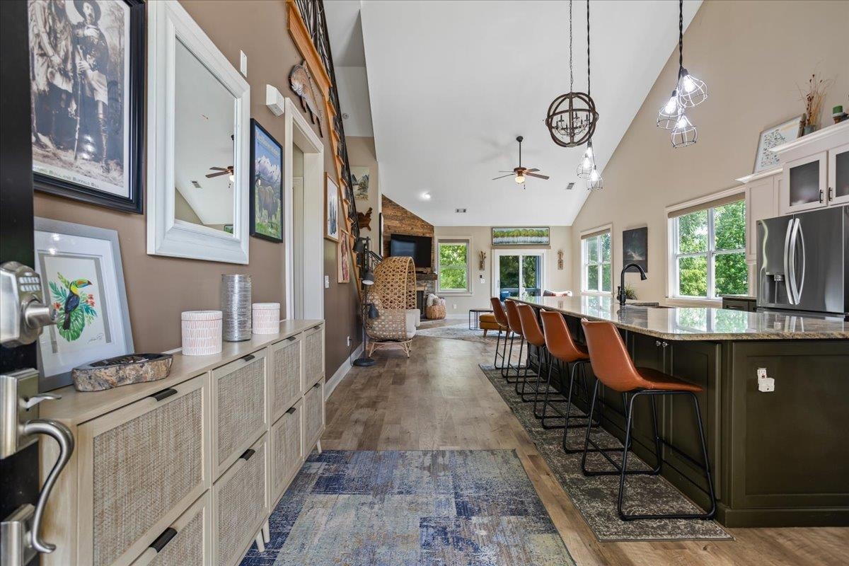 1030 MIRA VISTA COVE