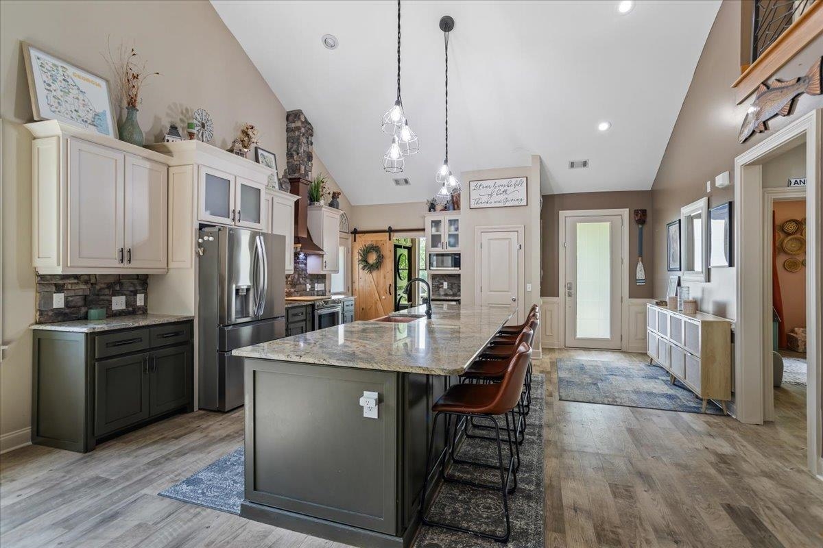 1030 MIRA VISTA COVE