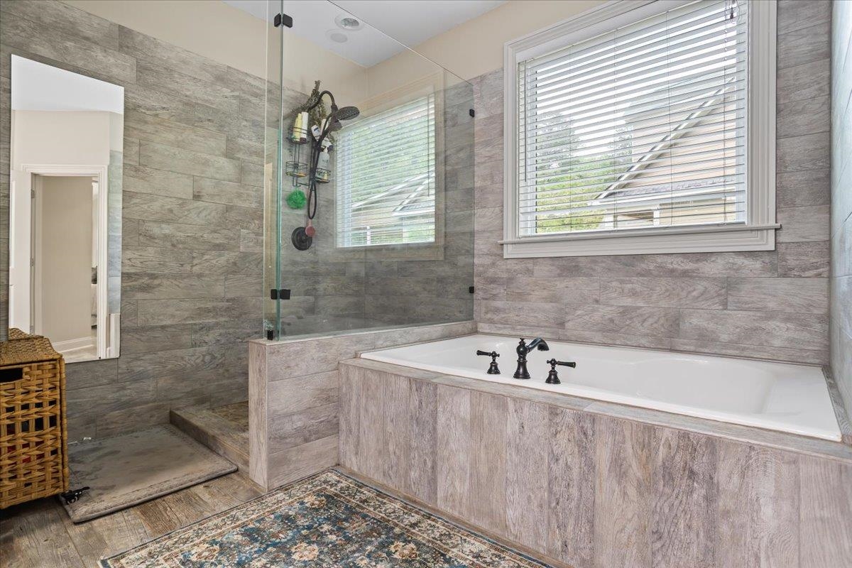 1030 MIRA VISTA COVE