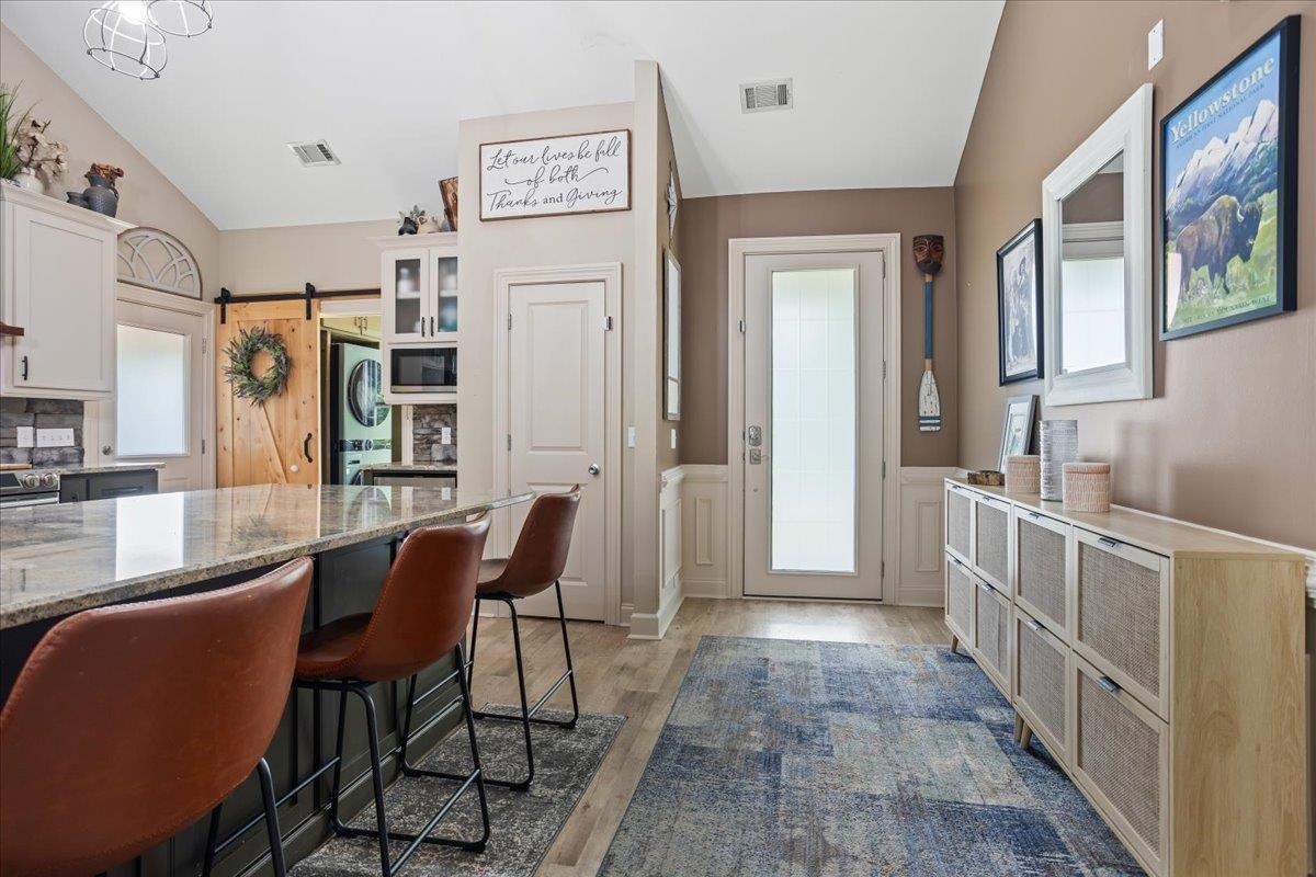 1030 MIRA VISTA COVE