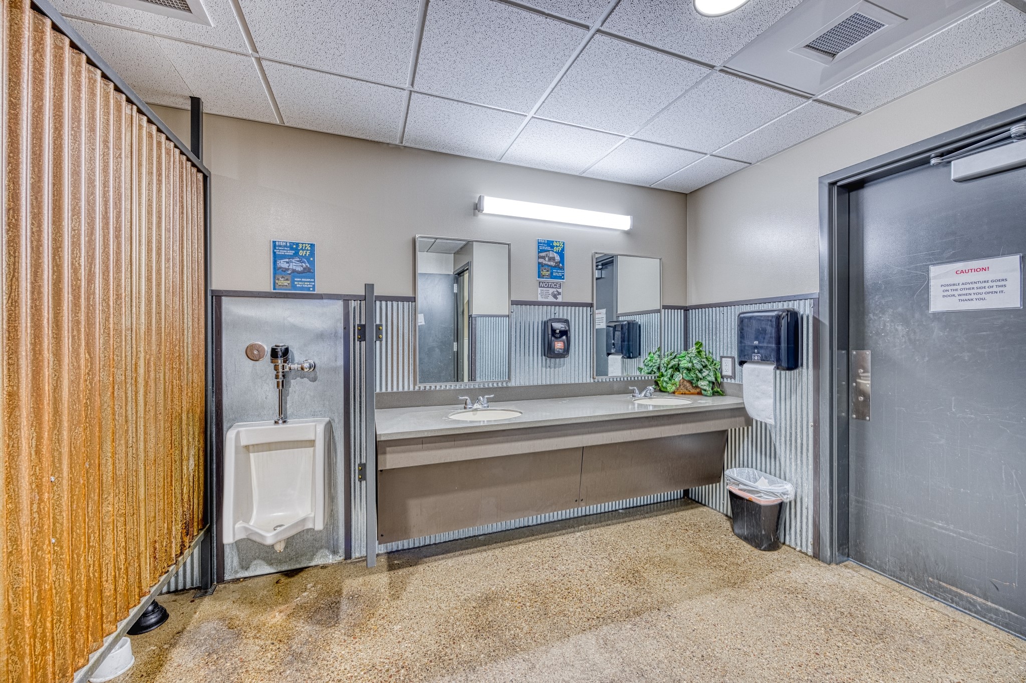 3928 Tri Hill Frontage Rd