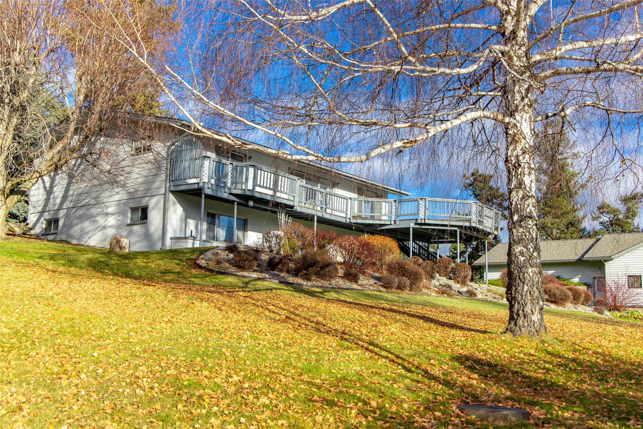 205 Lakeshore Drive