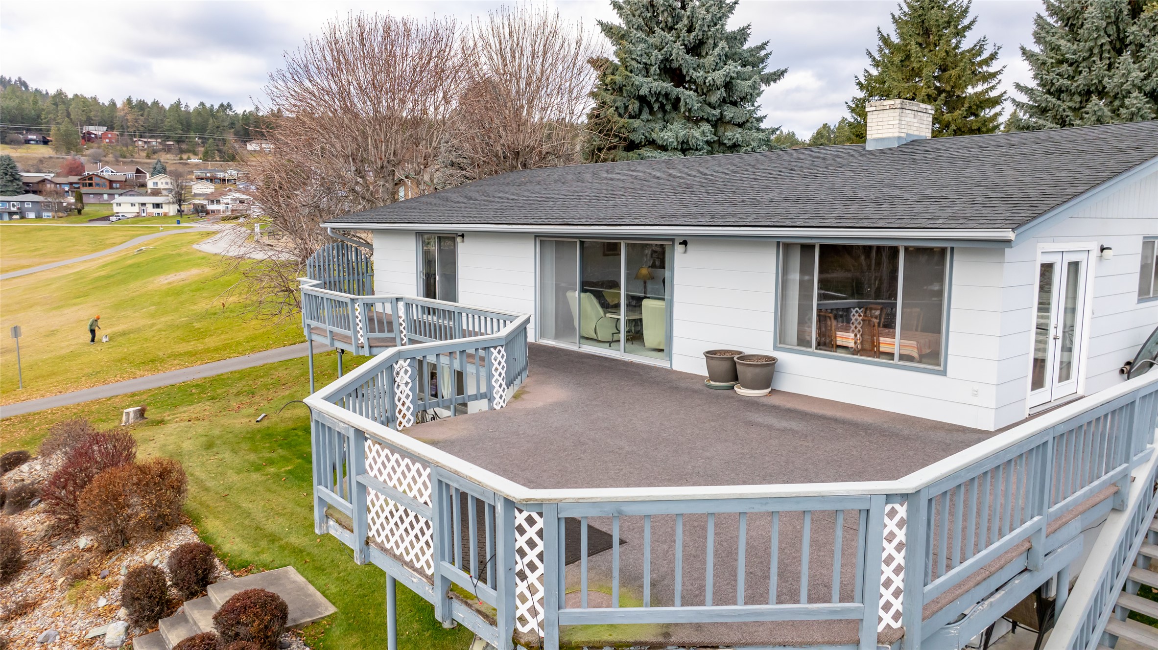 205 Lakeshore Drive
