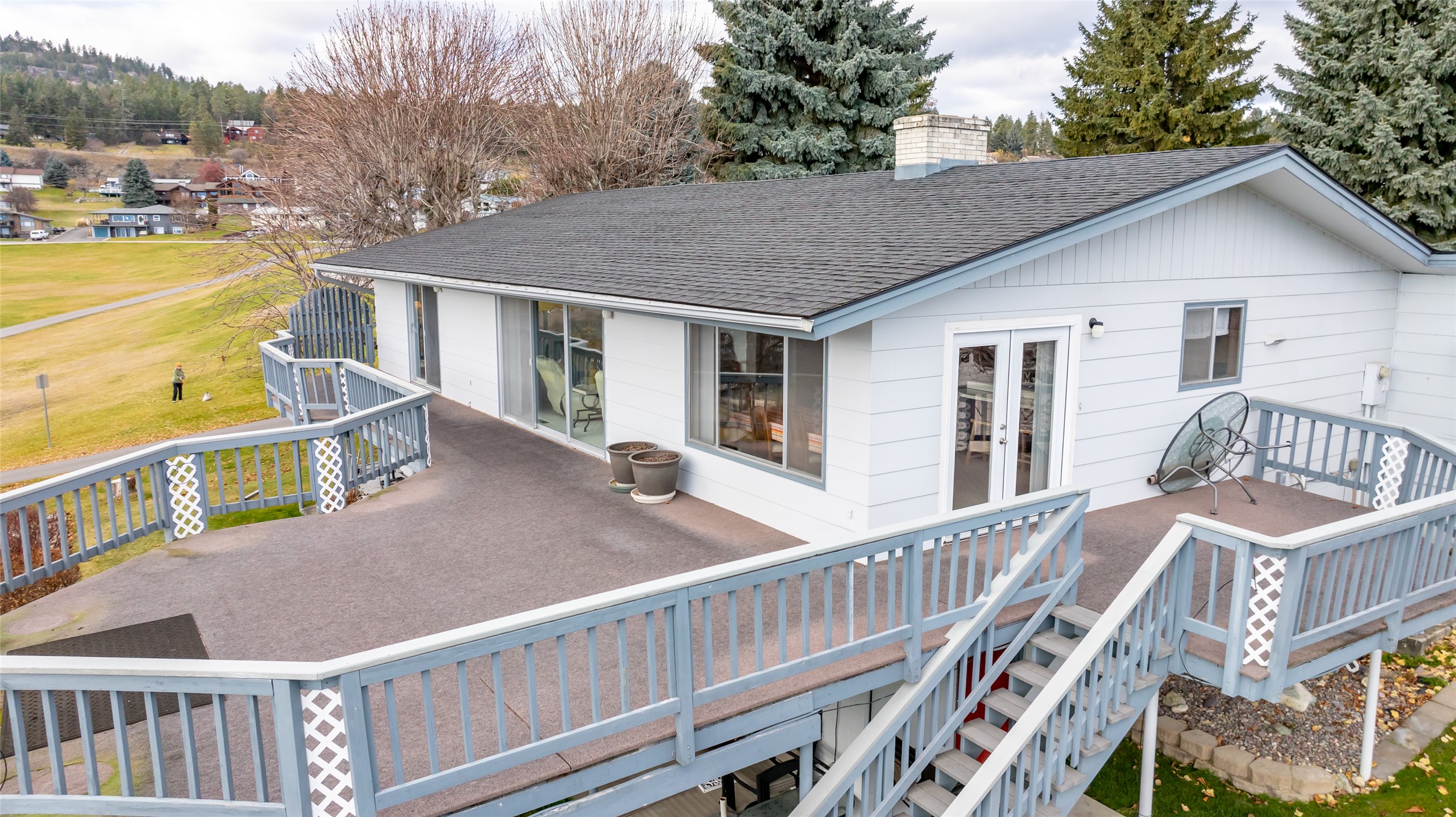 205 Lakeshore Drive