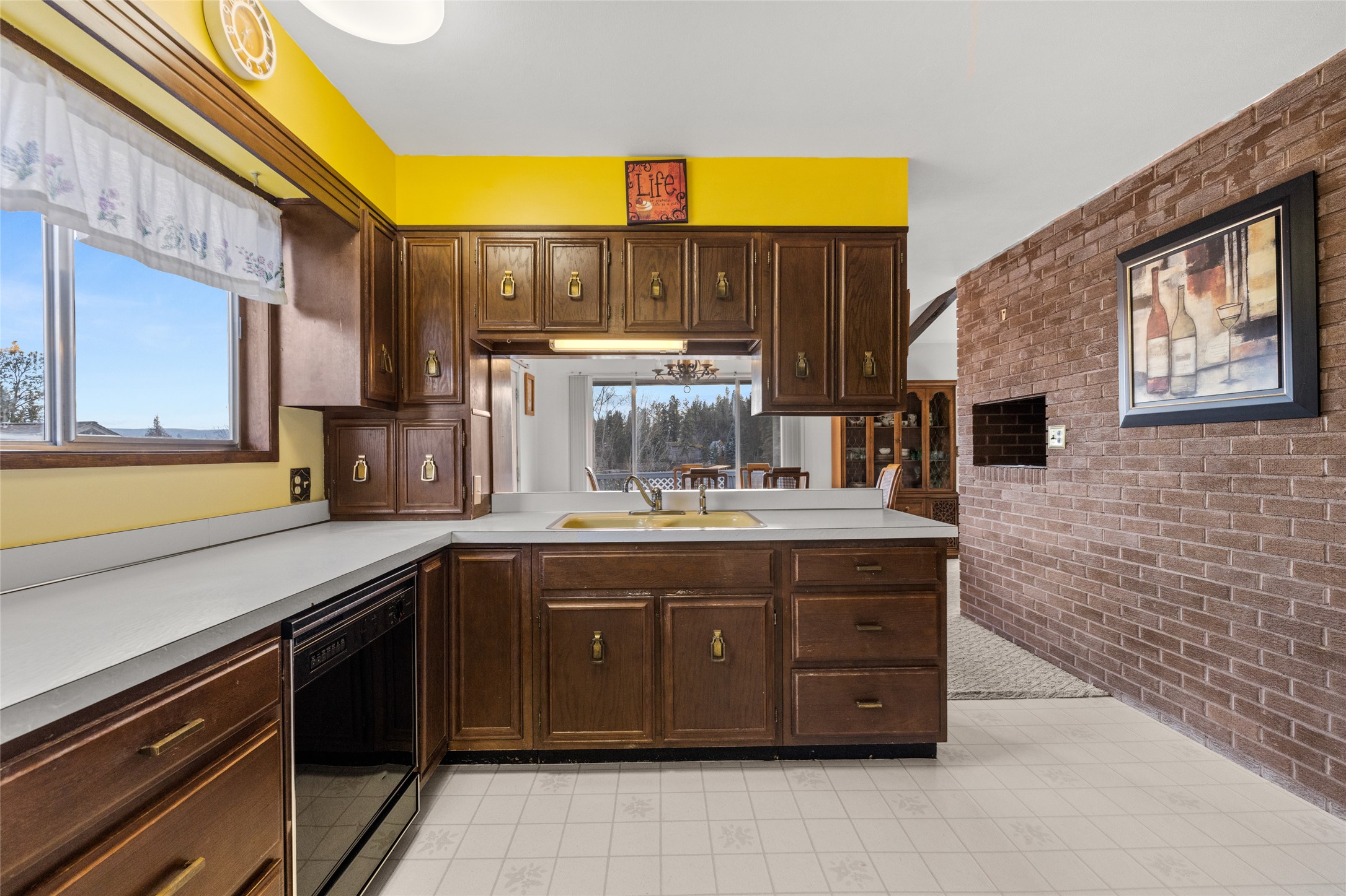 205 Lakeshore Drive