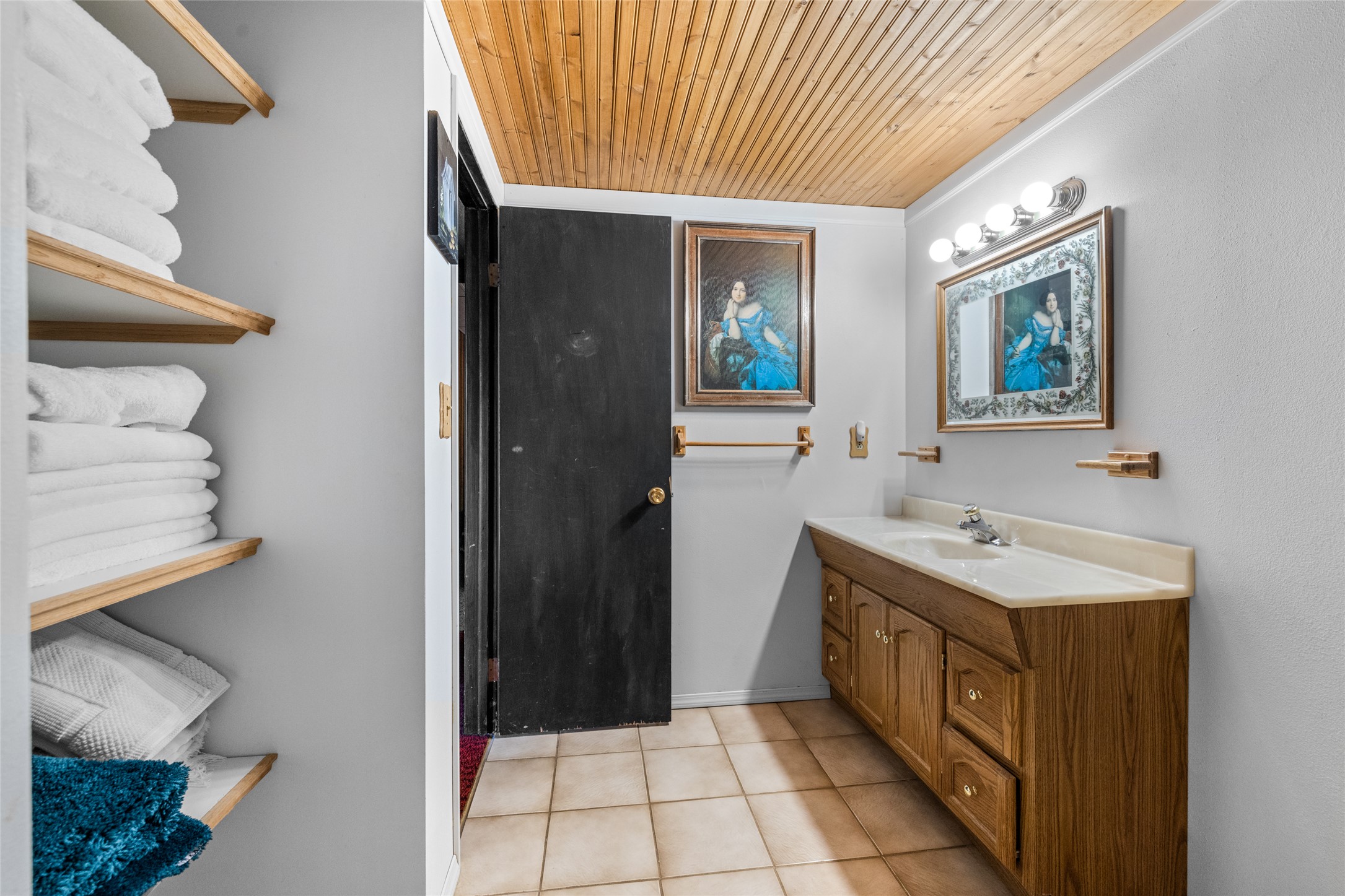 205 Lakeshore Drive