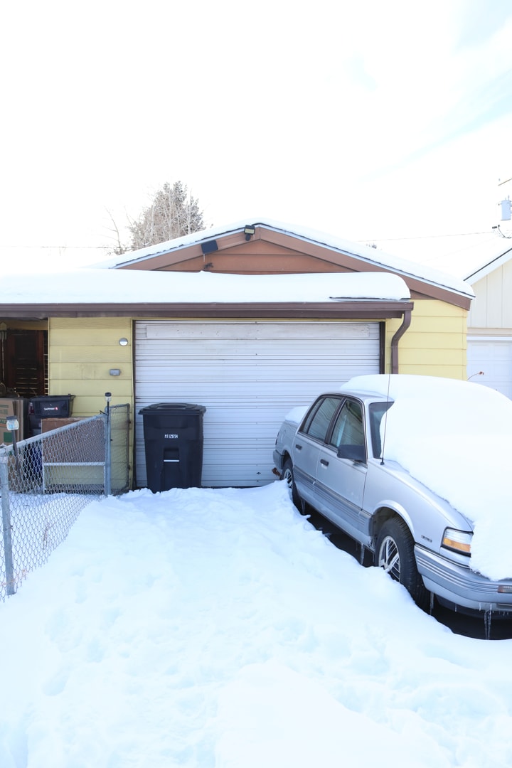 2119 Johns Avenue