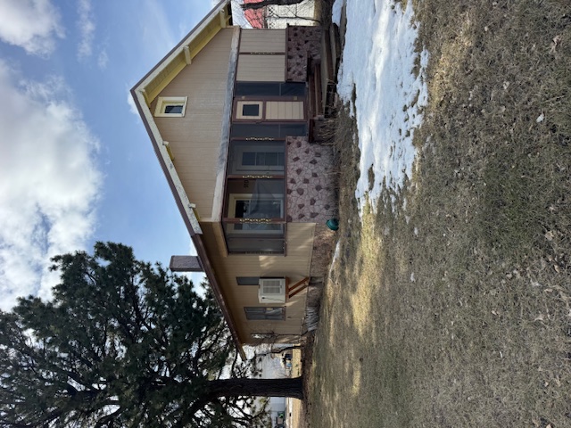 910 Main Avenue