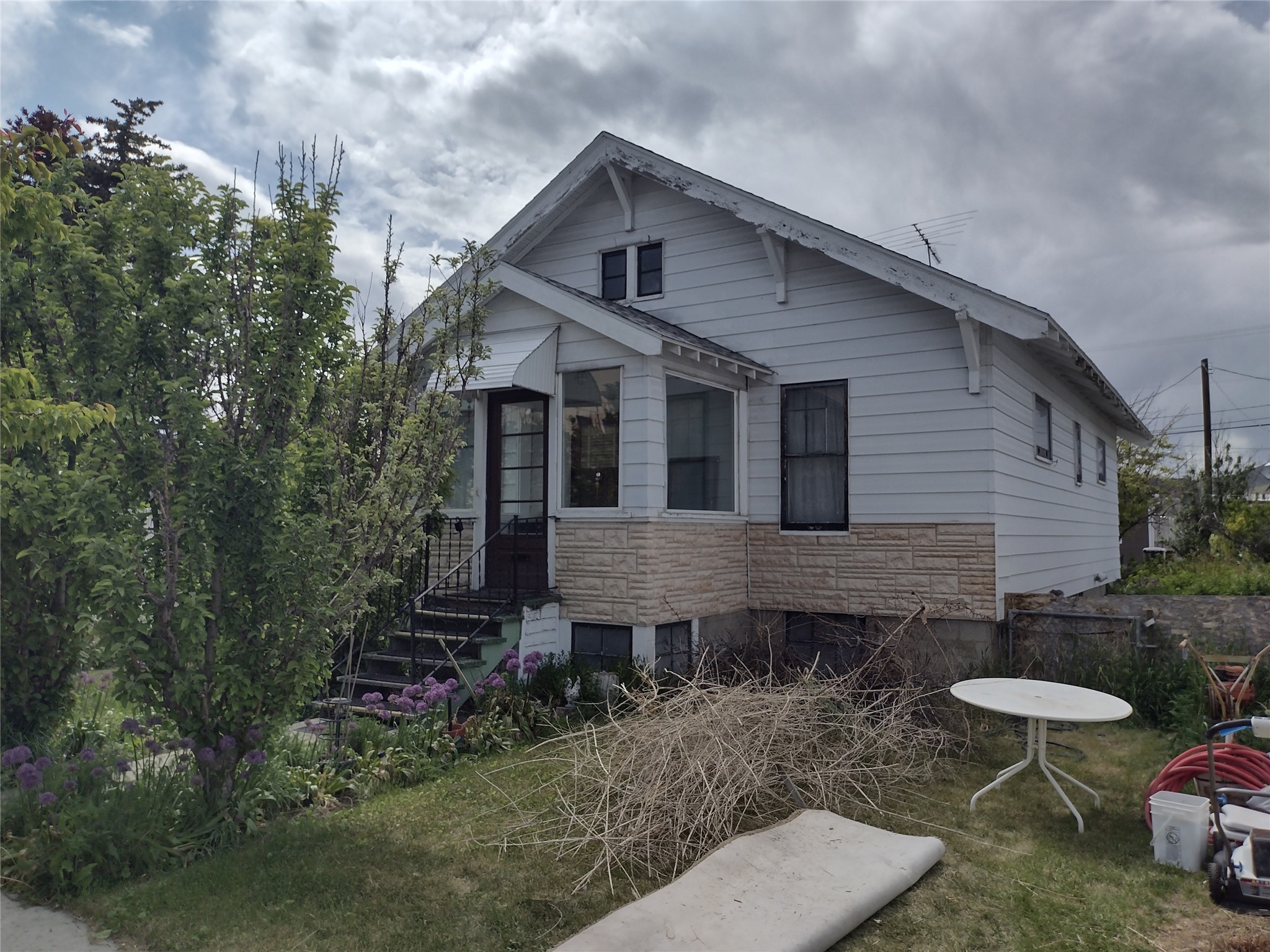 127 N Pacific Street