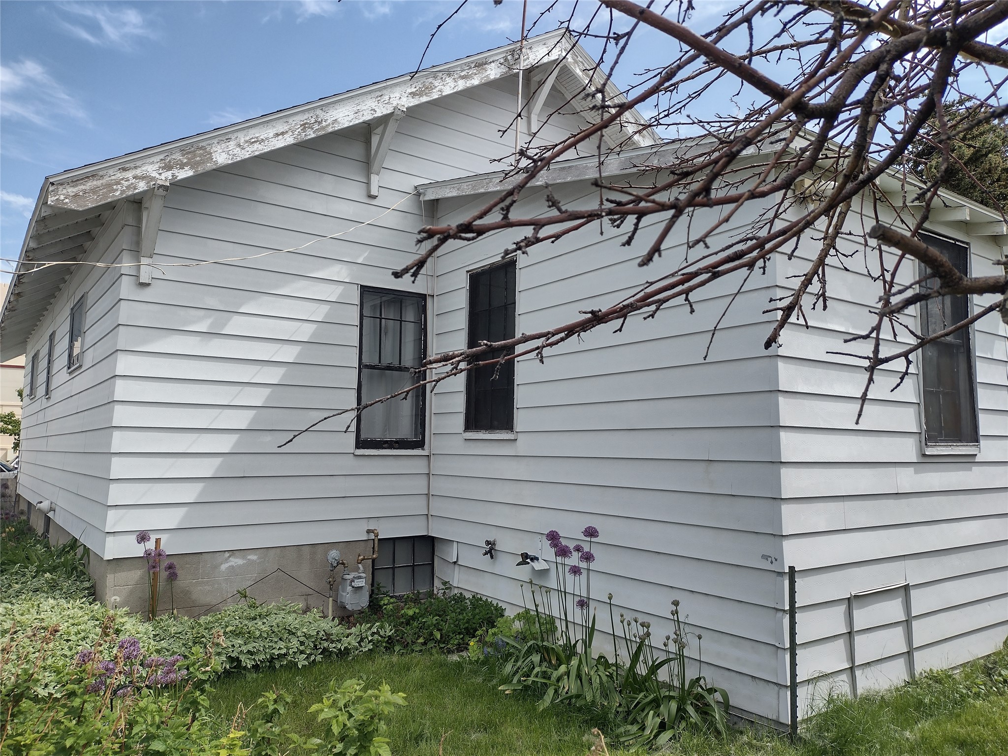 127 N Pacific Street