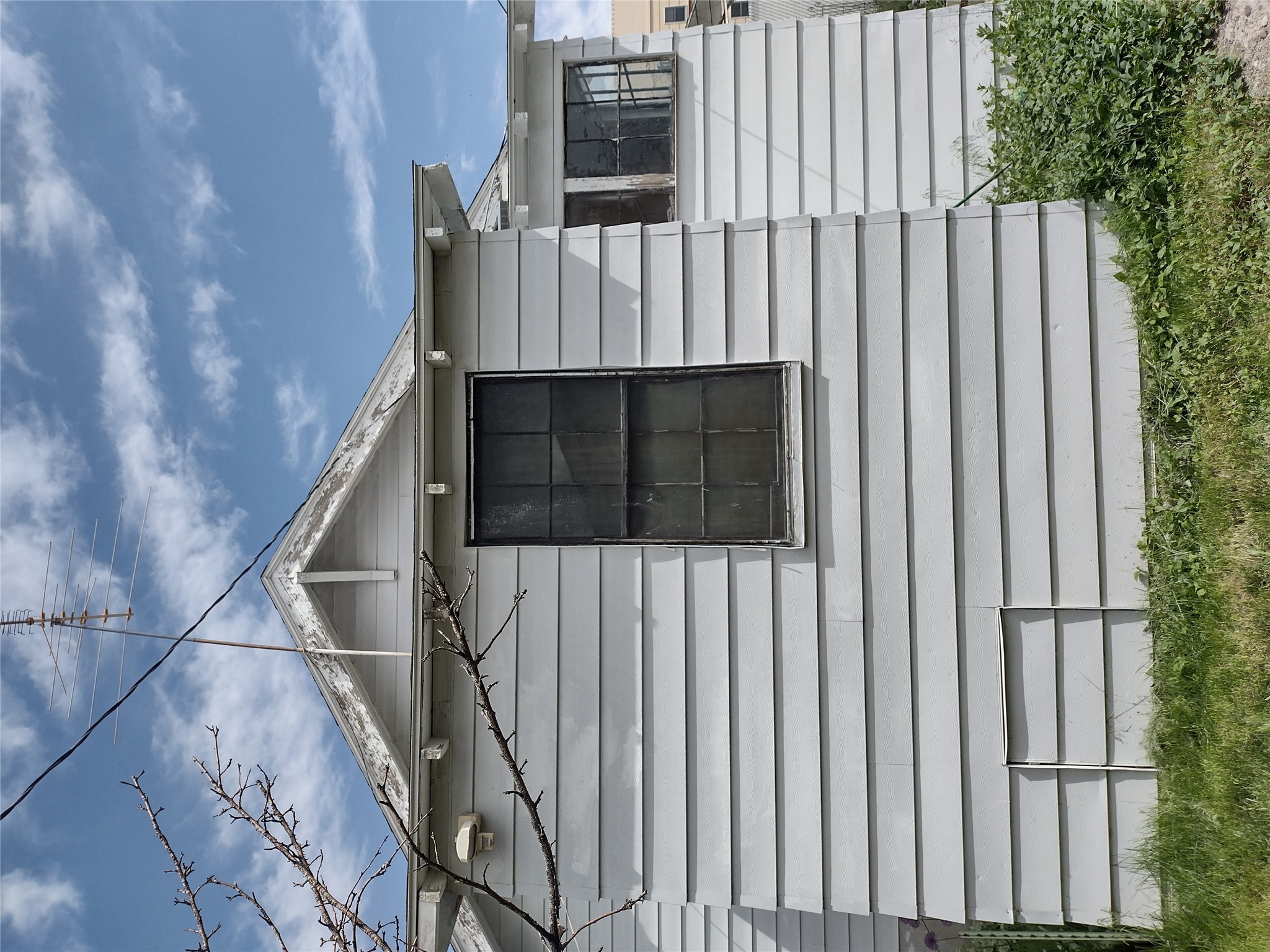 127 N Pacific Street