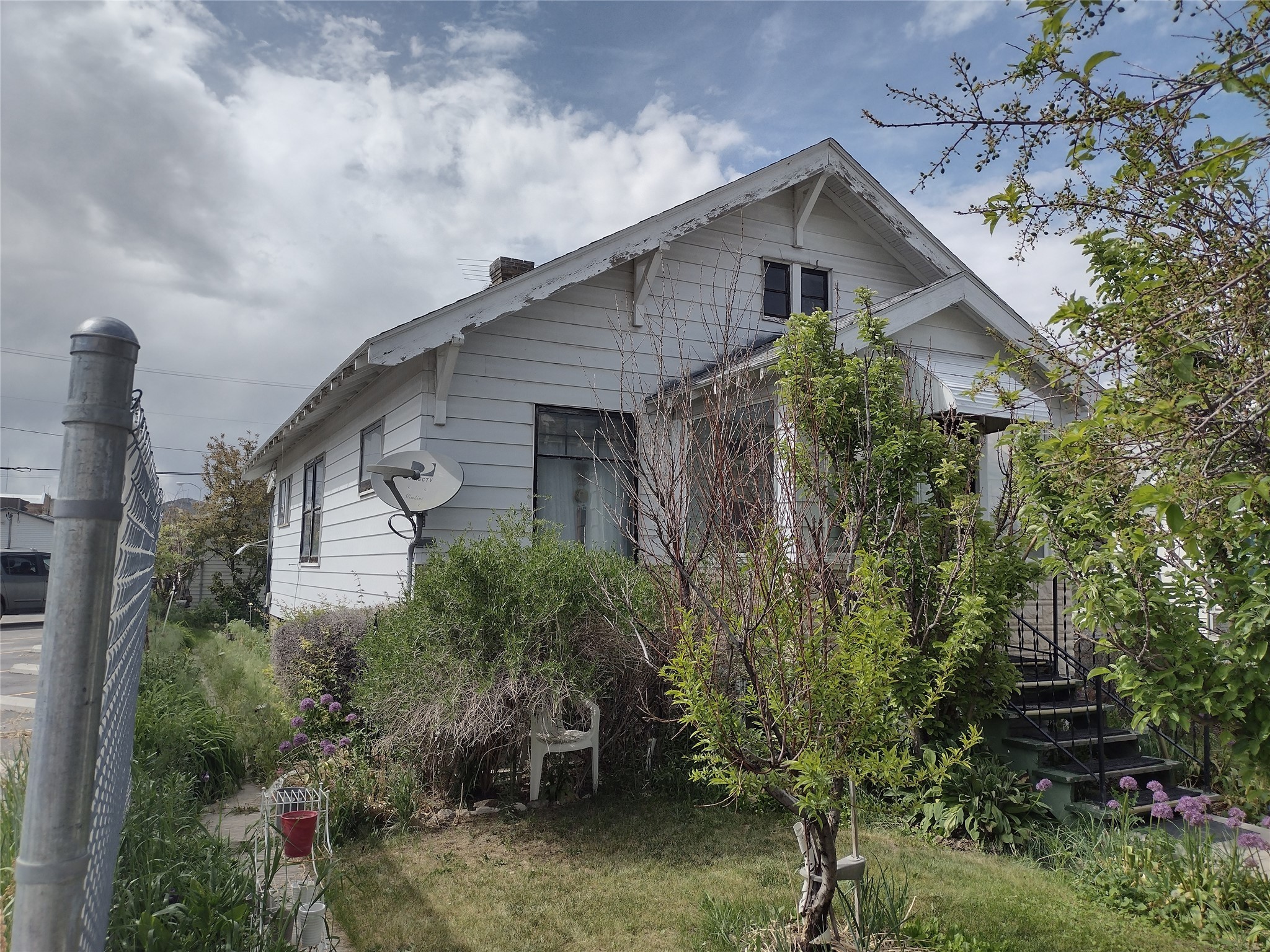 127 N Pacific Street