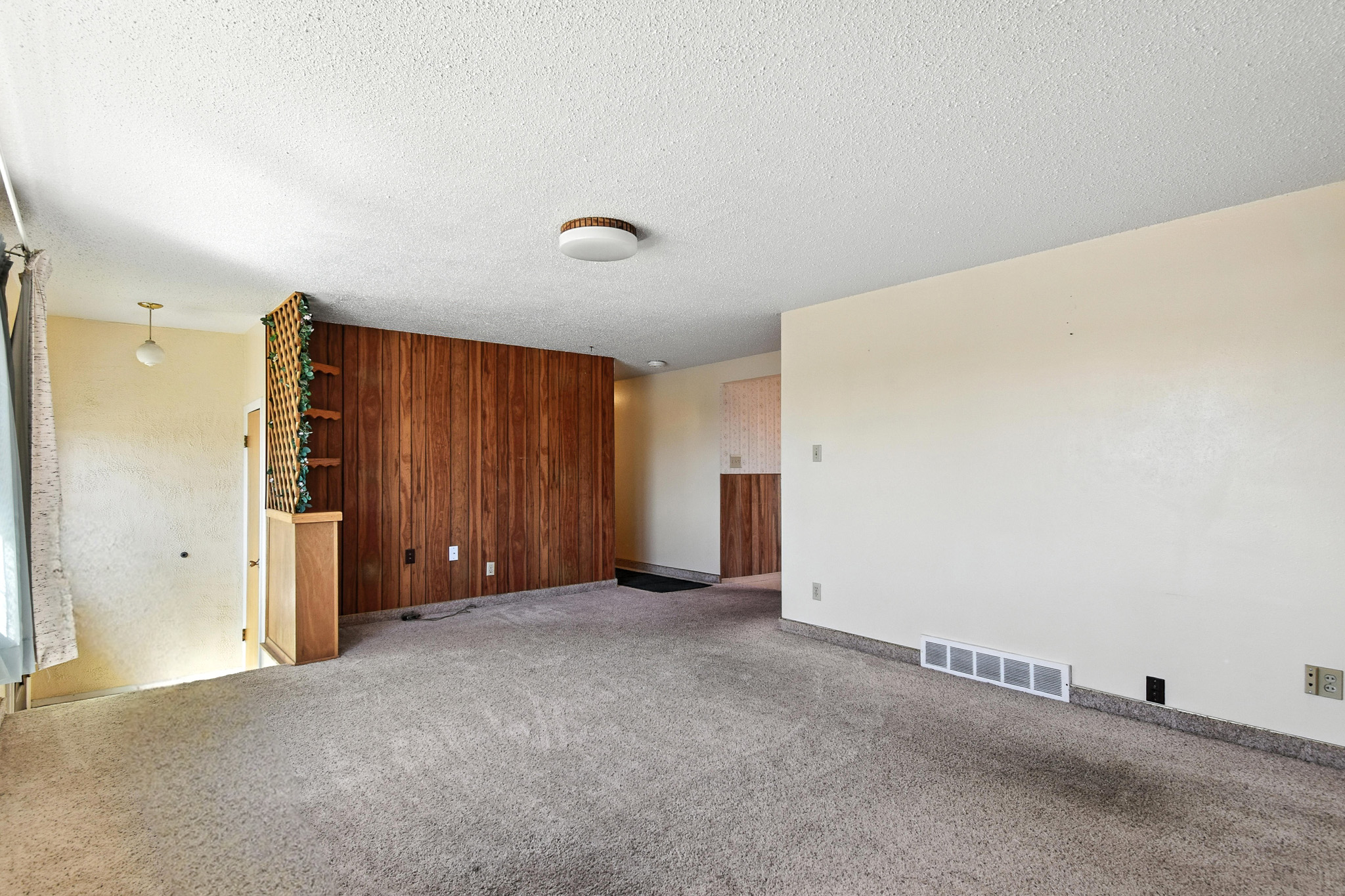 631 Sacajawea Drive