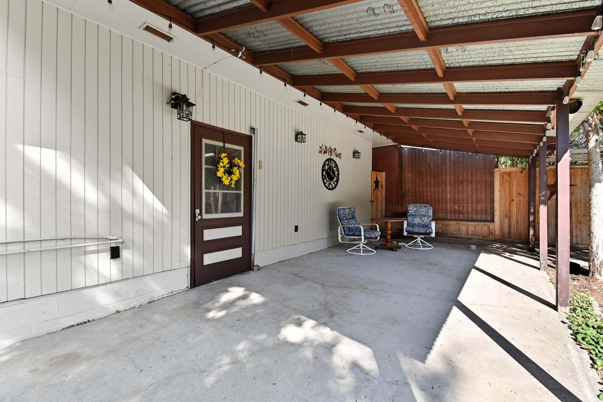 136 Riverview B