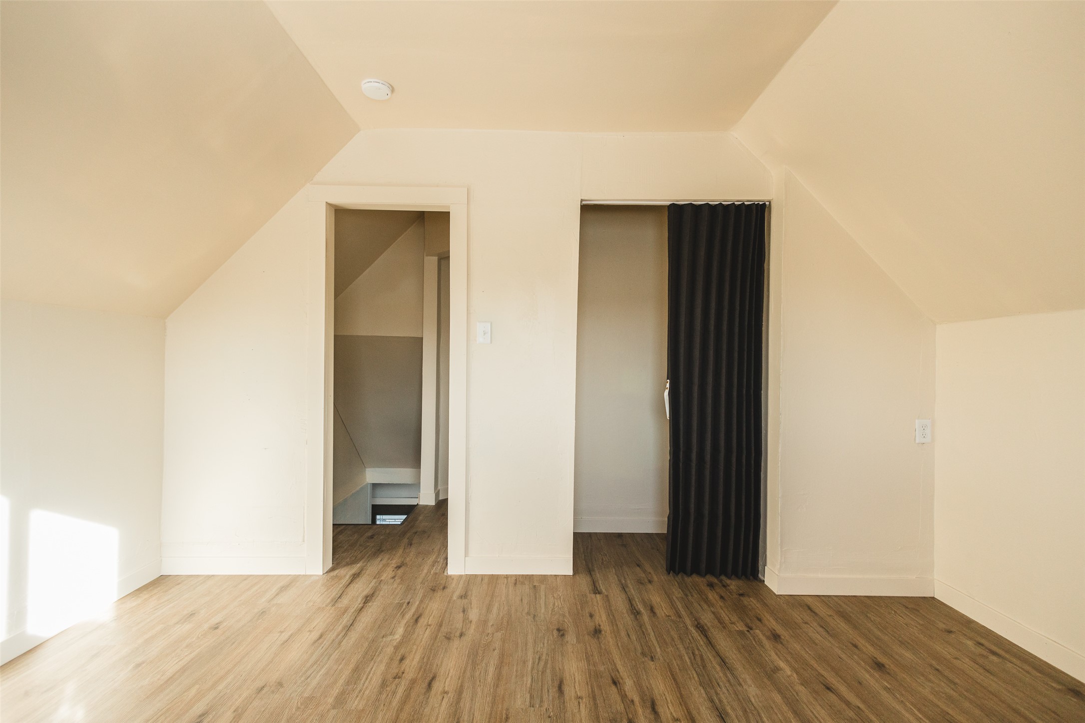 1215 N Excelsior Avenue