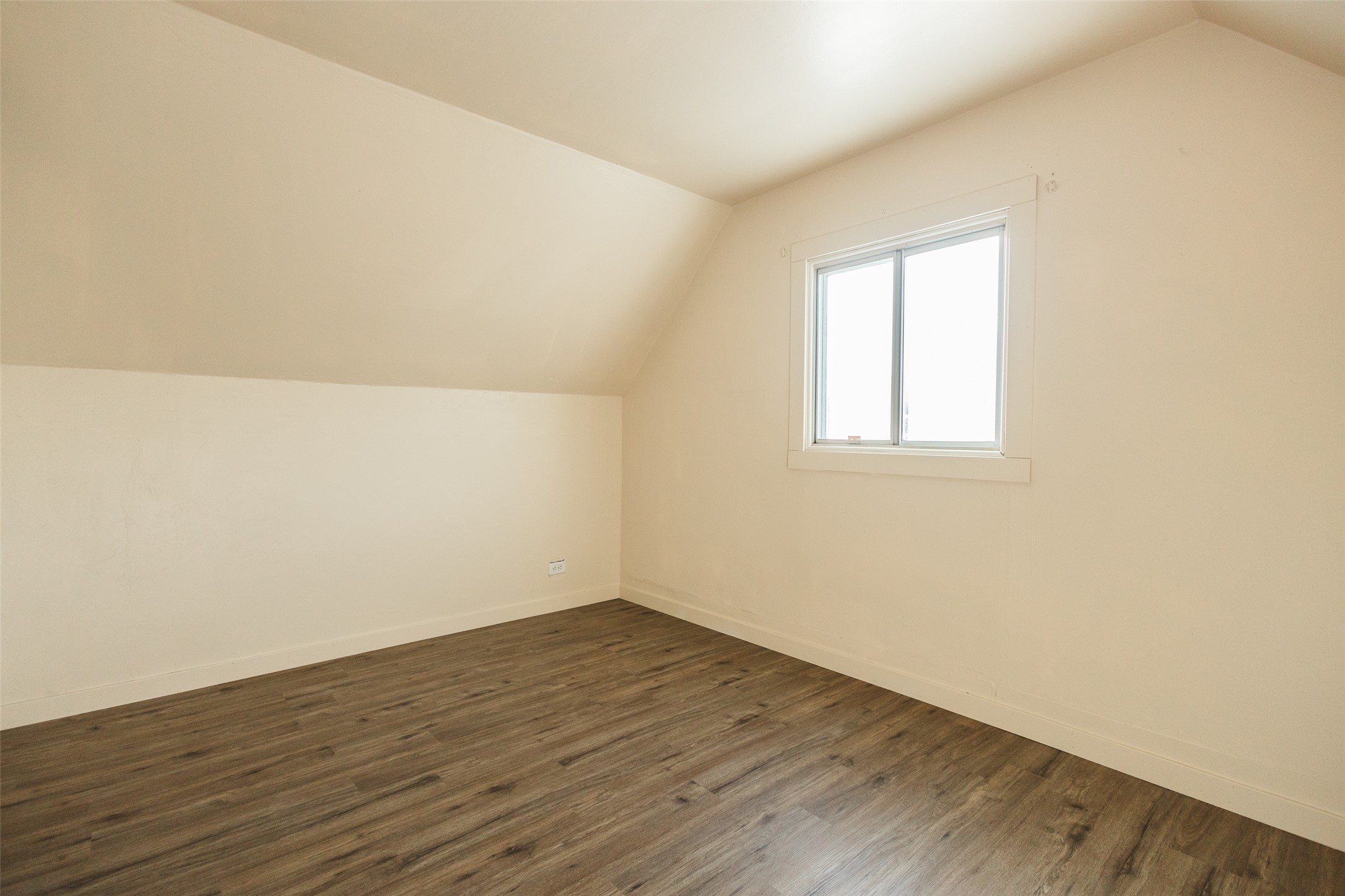 1215 N Excelsior Avenue