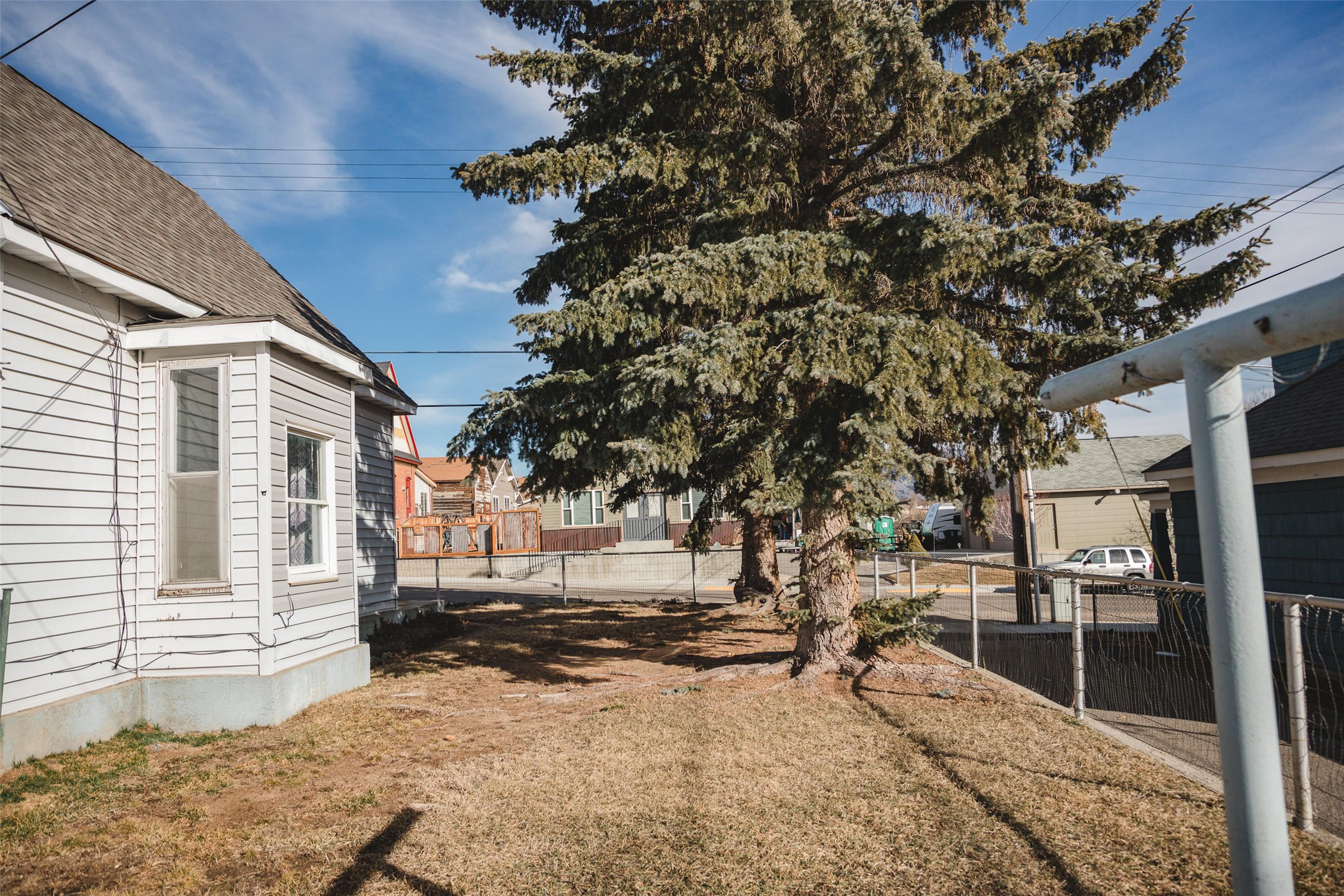 1215 N Excelsior Avenue