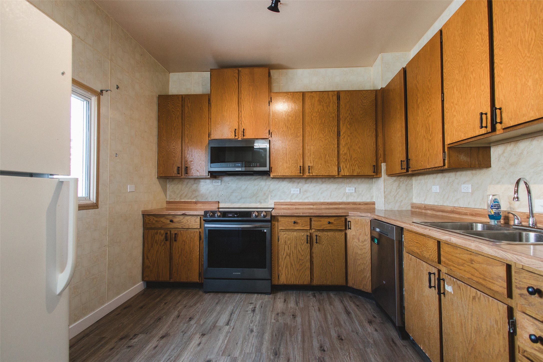 1215 N Excelsior Avenue