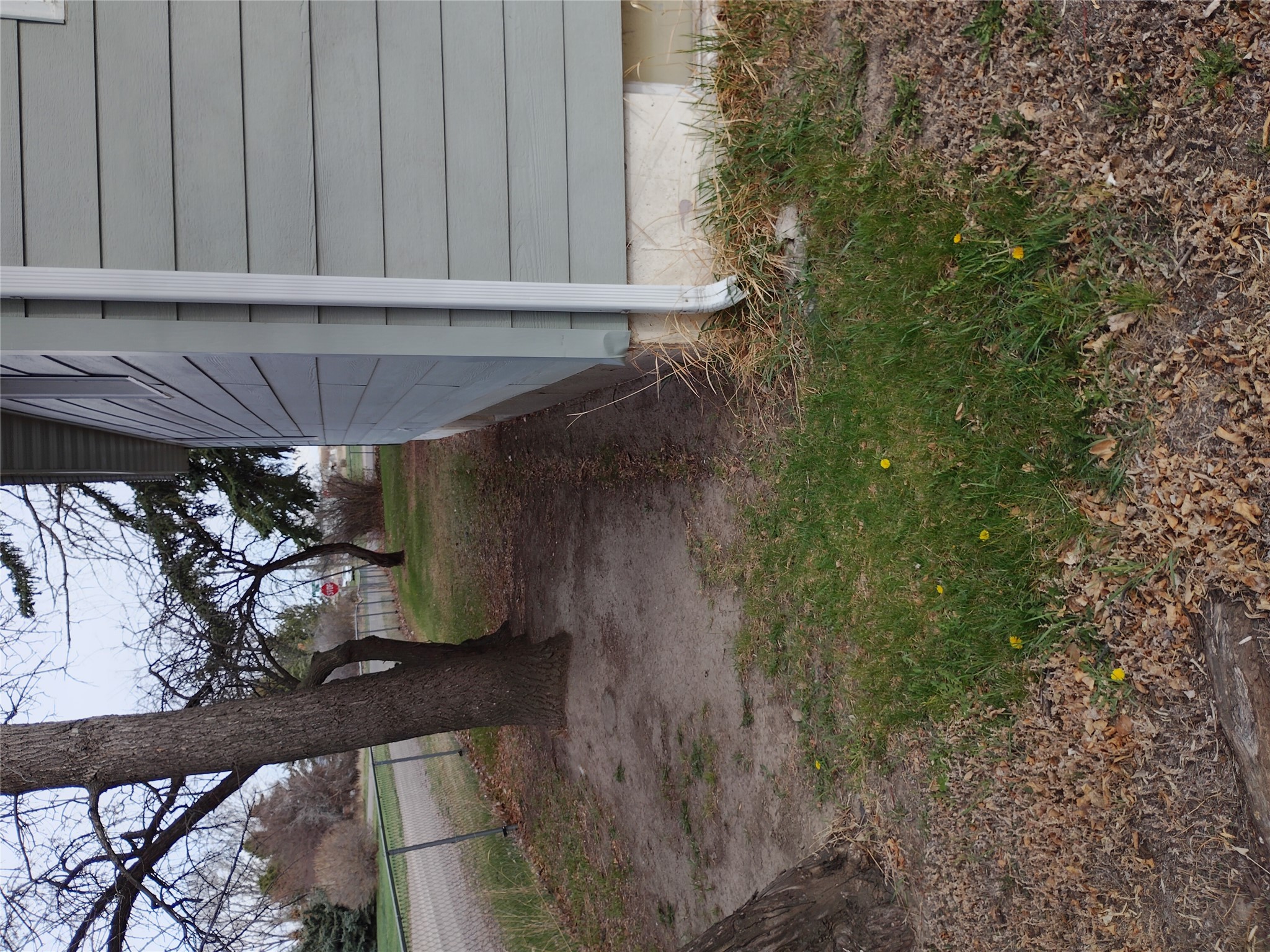 190 N Floweree Avenue