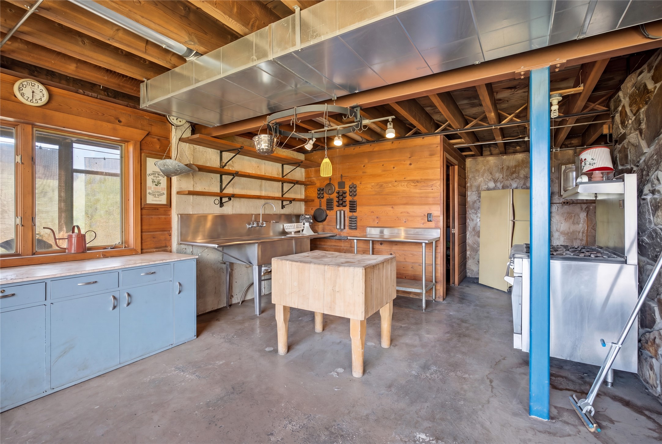 54 W Magpie Creek Road