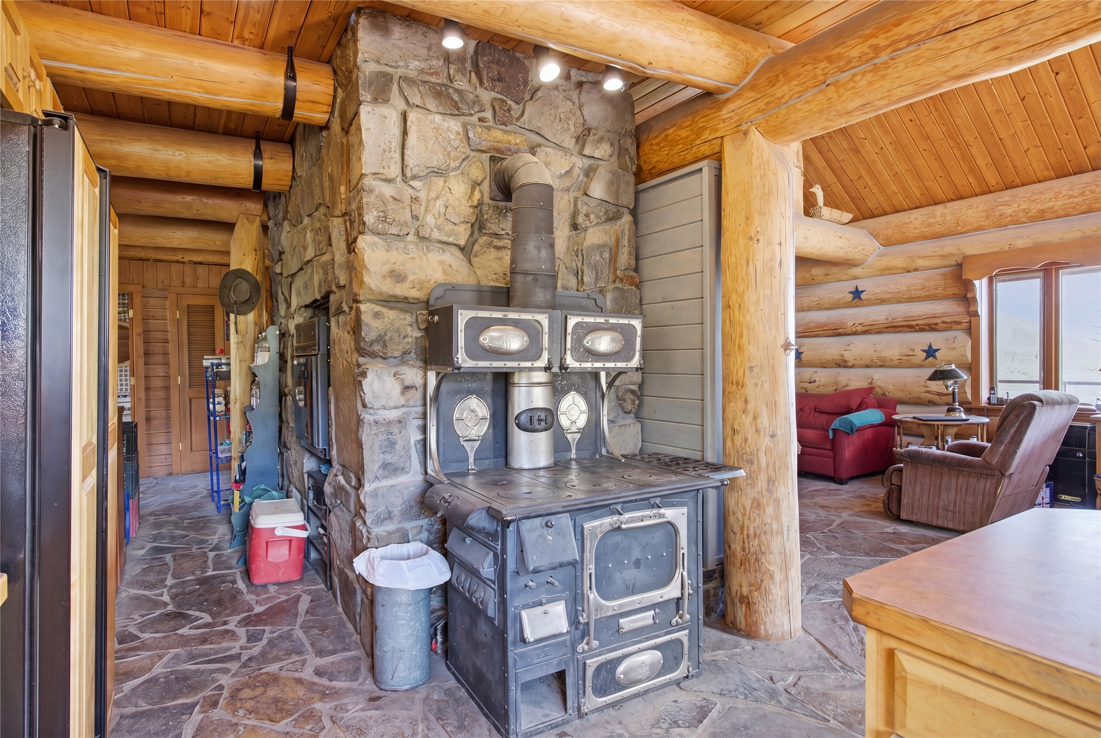 54 W Magpie Creek Road