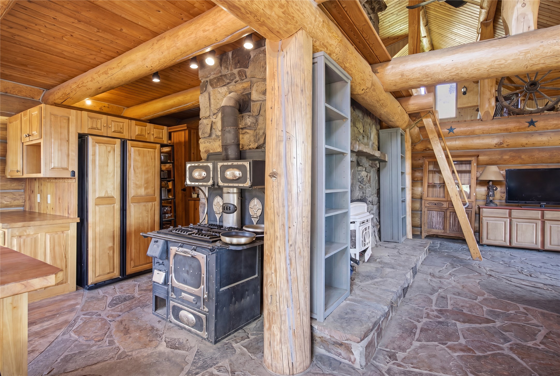 54 W Magpie Creek Road
