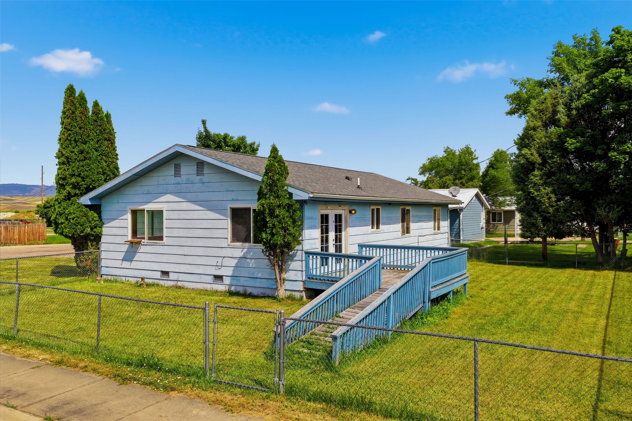1007 5th Street W