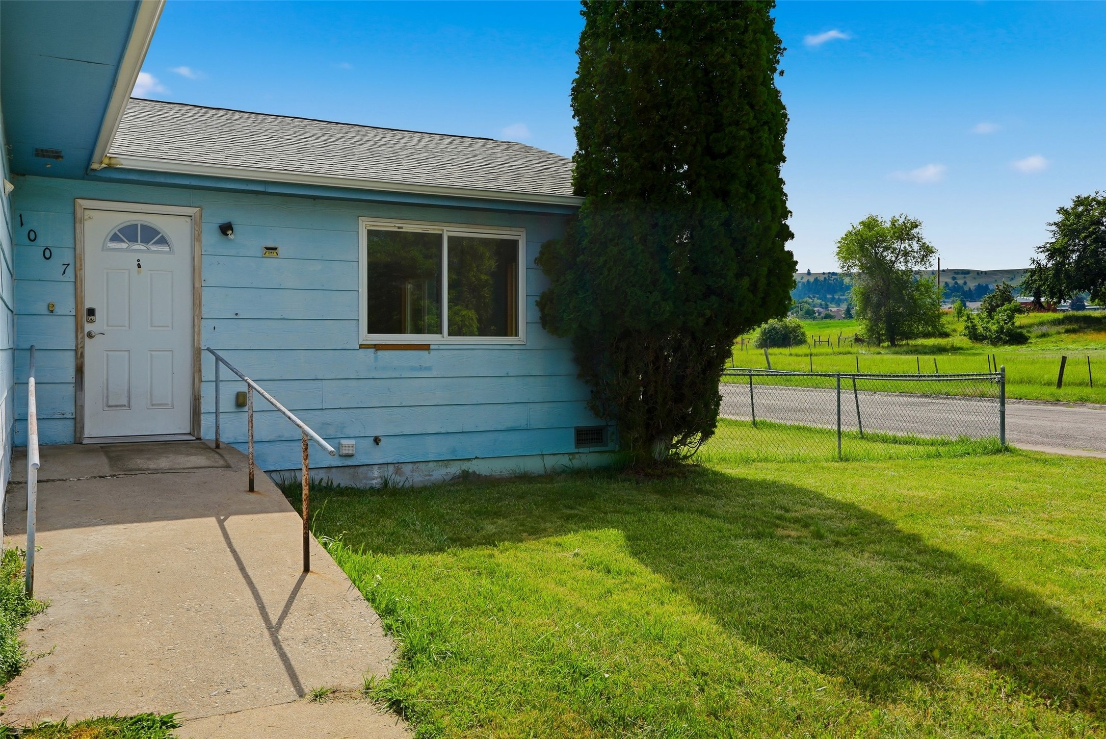 1007 5th Street W